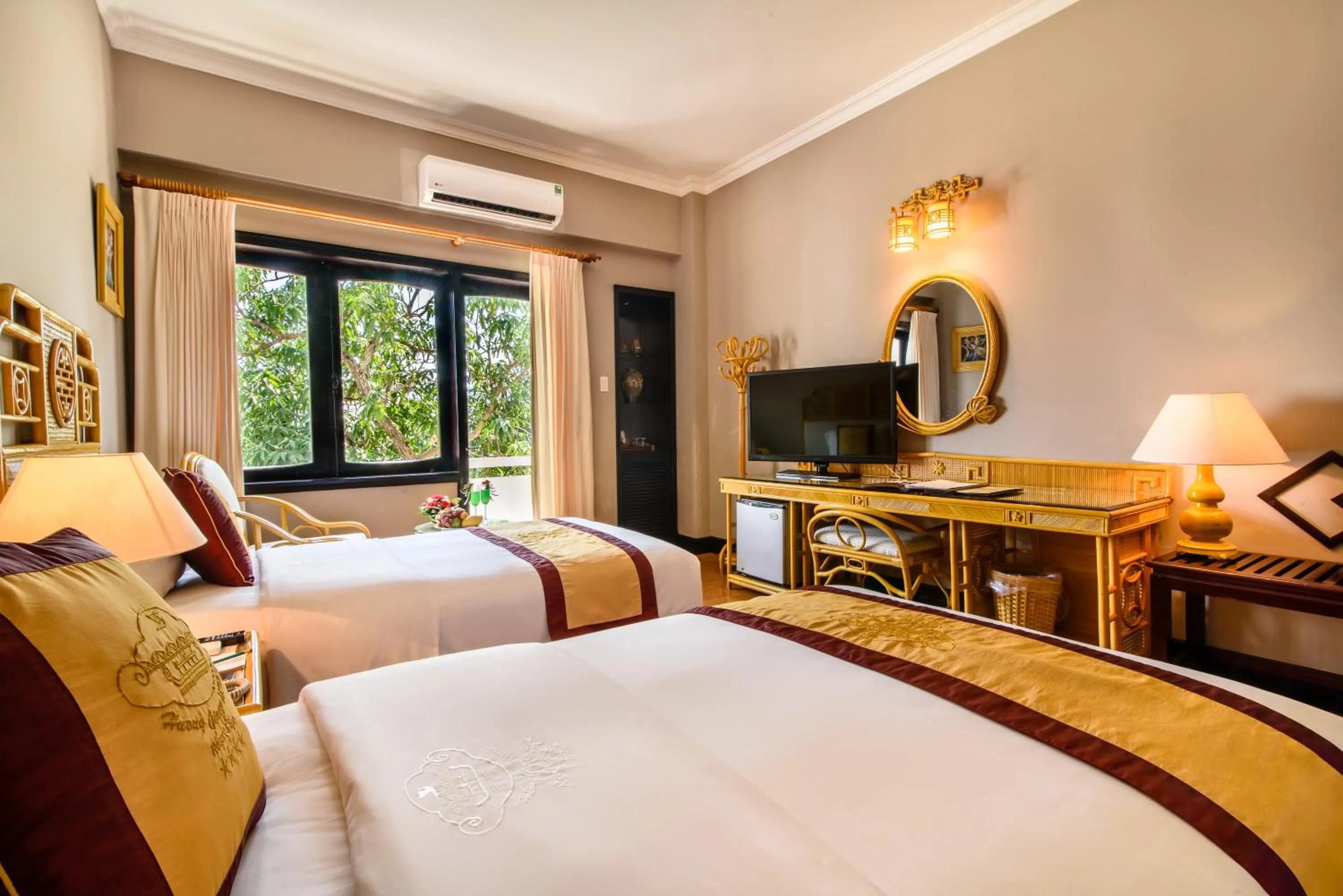 Garden view, Bed in Huong Giang Hotel Resort & Spa