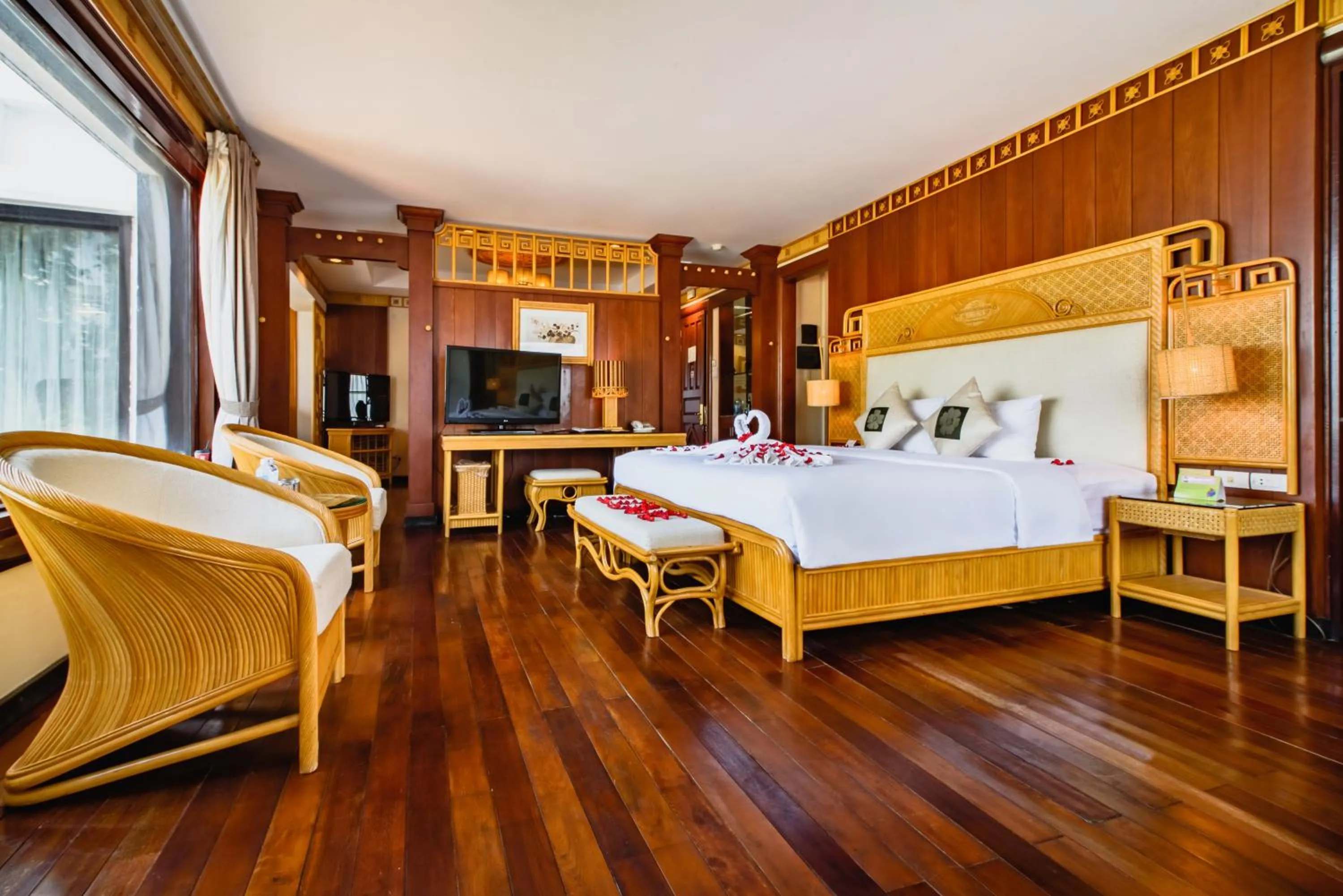 Bedroom, Bed in Huong Giang Hotel Resort & Spa