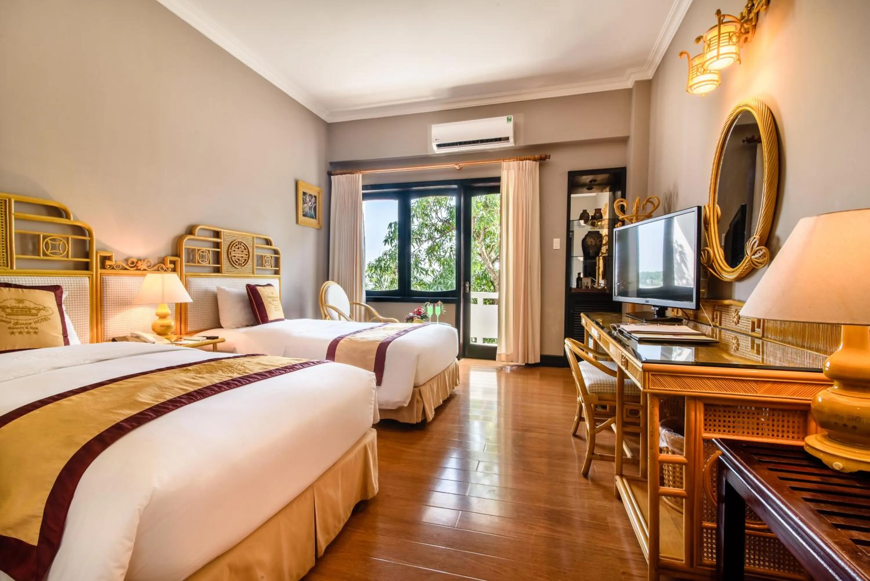Garden view, Bed in Huong Giang Hotel Resort & Spa