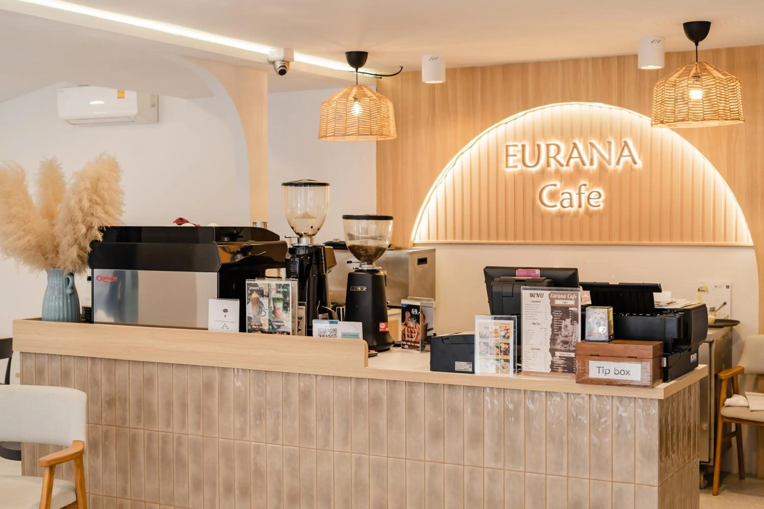 Restaurant/places to eat in Eurana Boutique Hotel