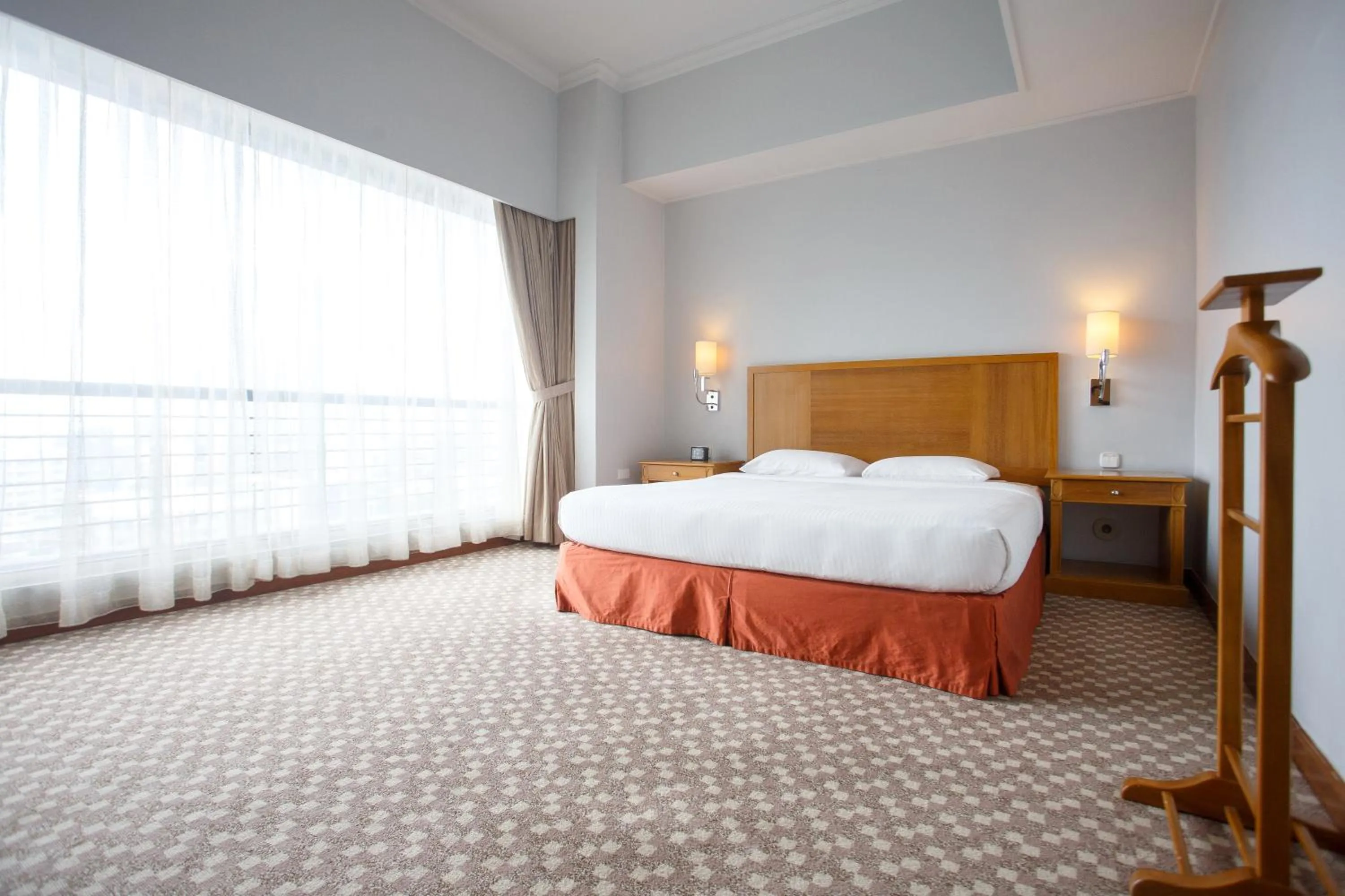 Bedroom, Bed in The Linden Suites