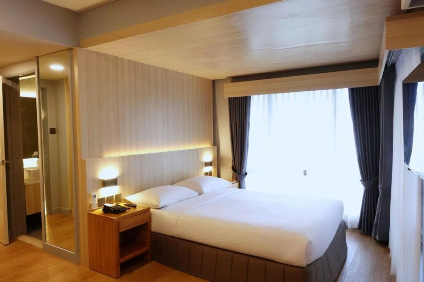 Bedroom, Bed in The Linden Suites