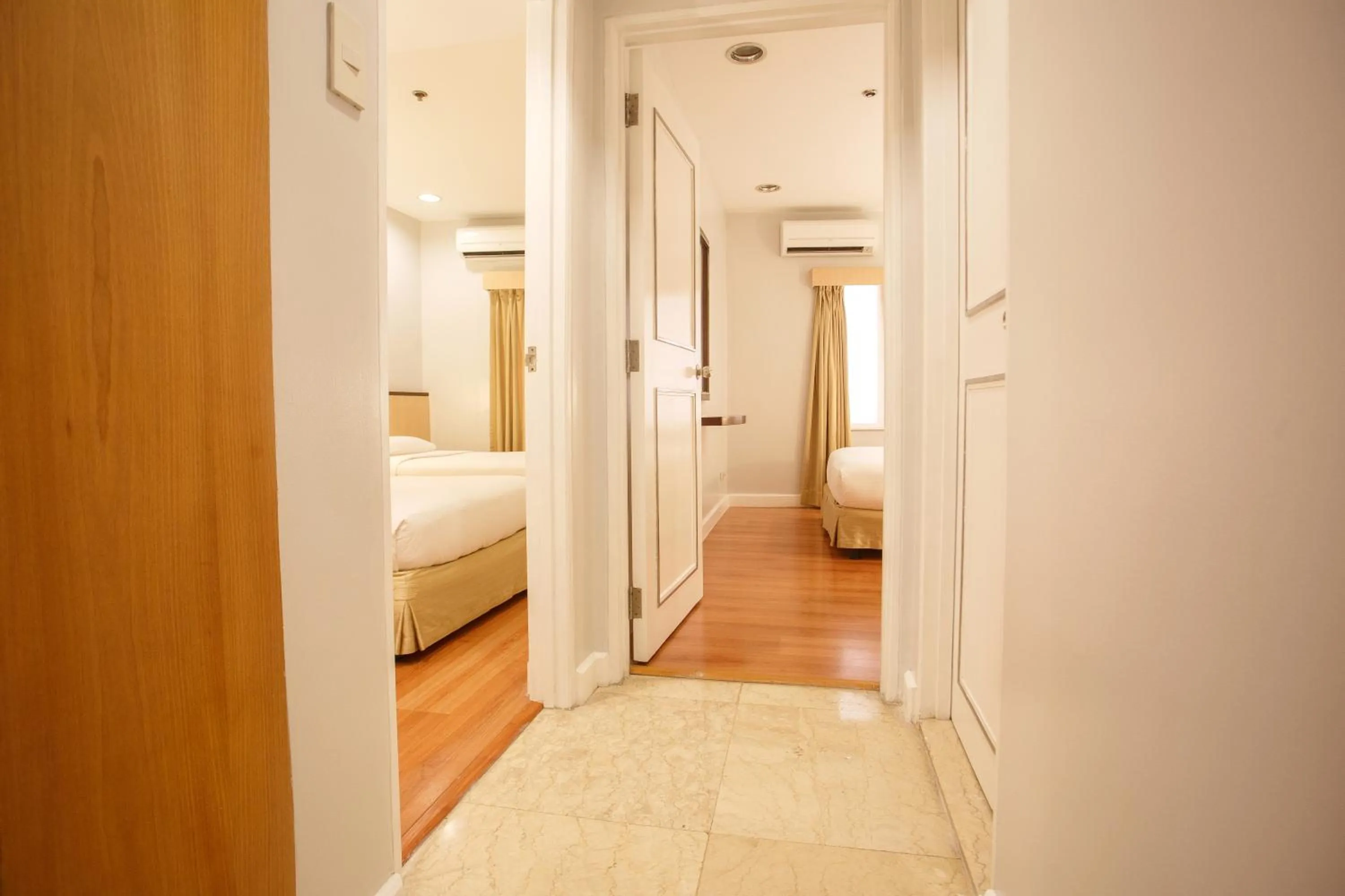 Area and facilities, Bed in The Linden Suites