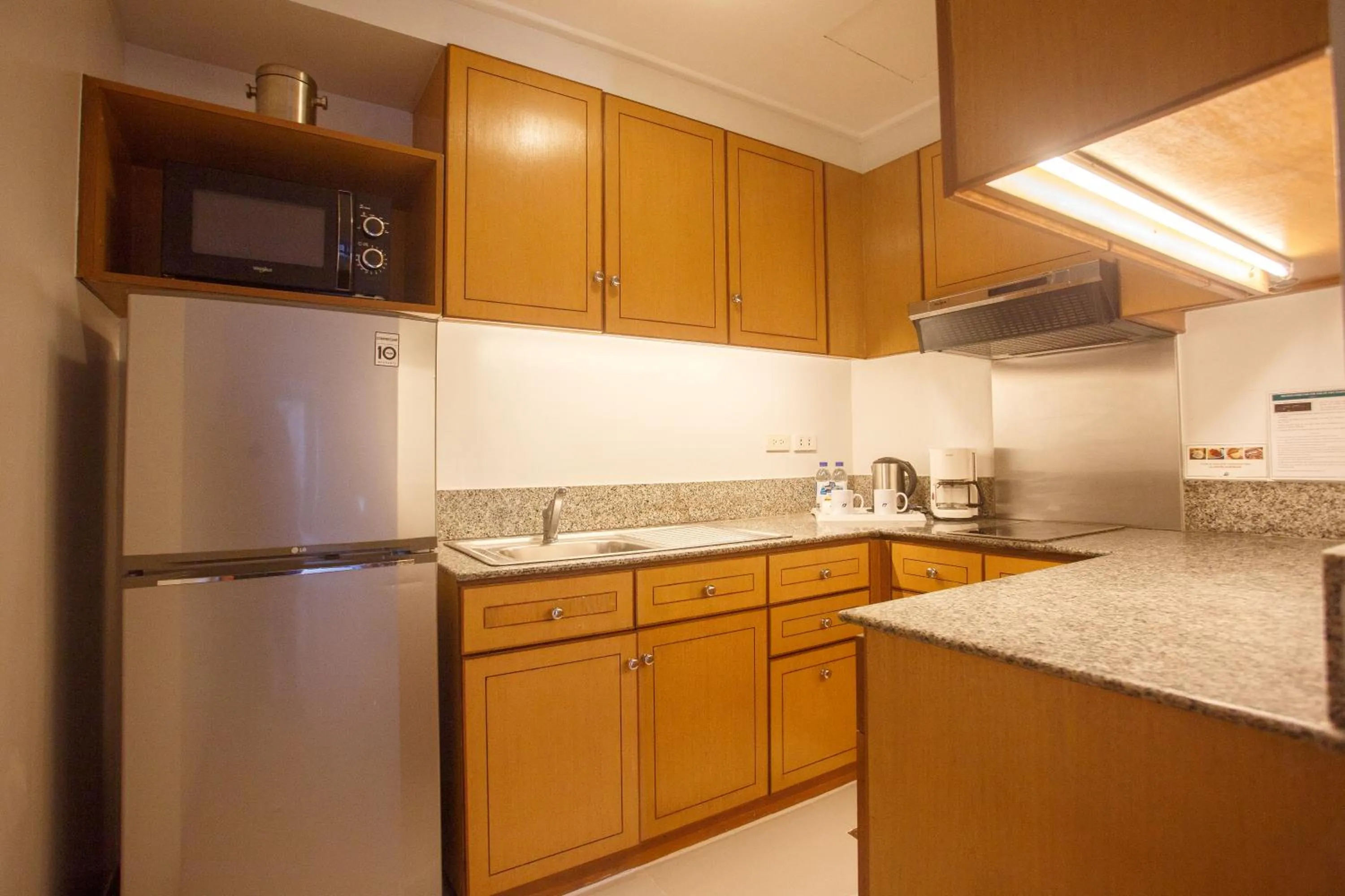 Kitchen or kitchenette in The Linden Suites