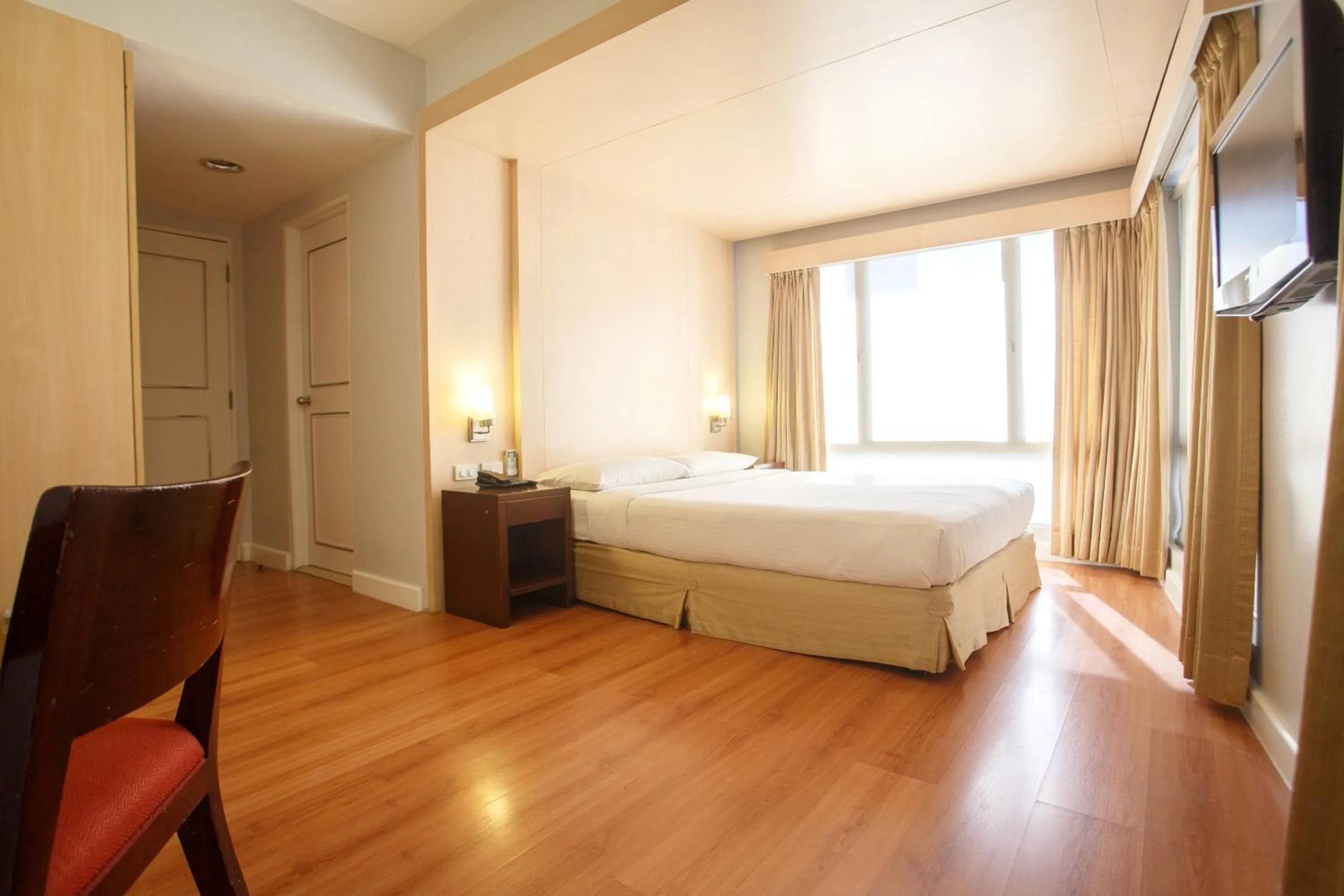 Bedroom, Bed in The Linden Suites