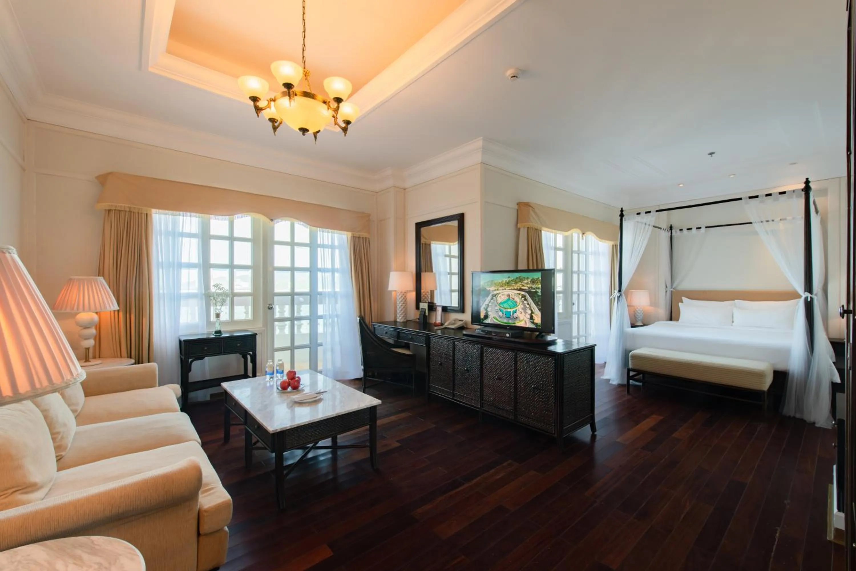 Photo of the whole room, Bed in Sunrise Nha Trang Beach Hotel & Spa