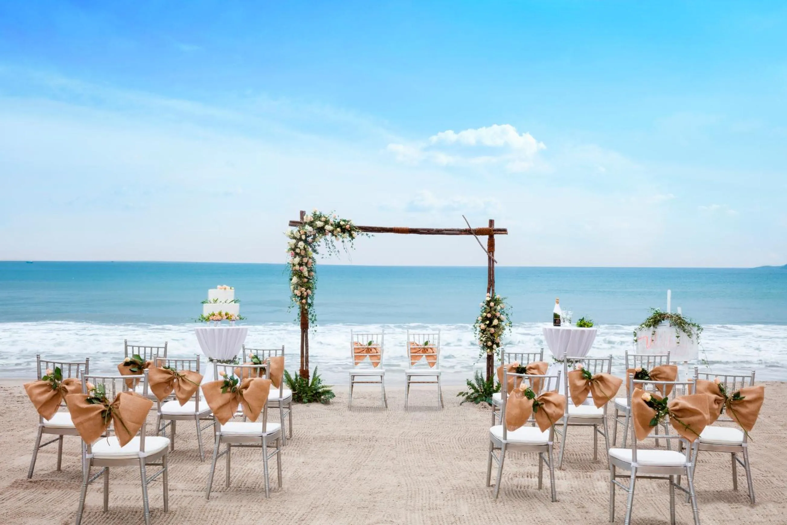wedding in Sunrise Nha Trang Beach Hotel & Spa