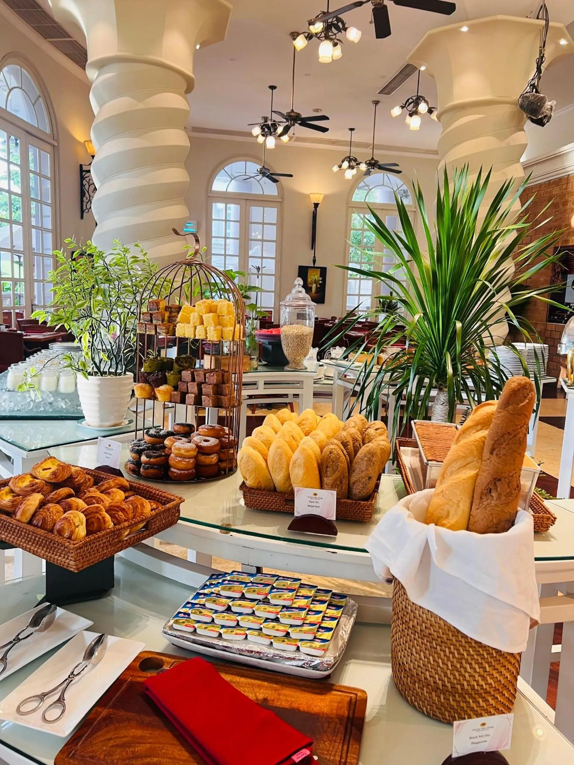 Restaurant/places to eat in Sunrise Nha Trang Beach Hotel & Spa