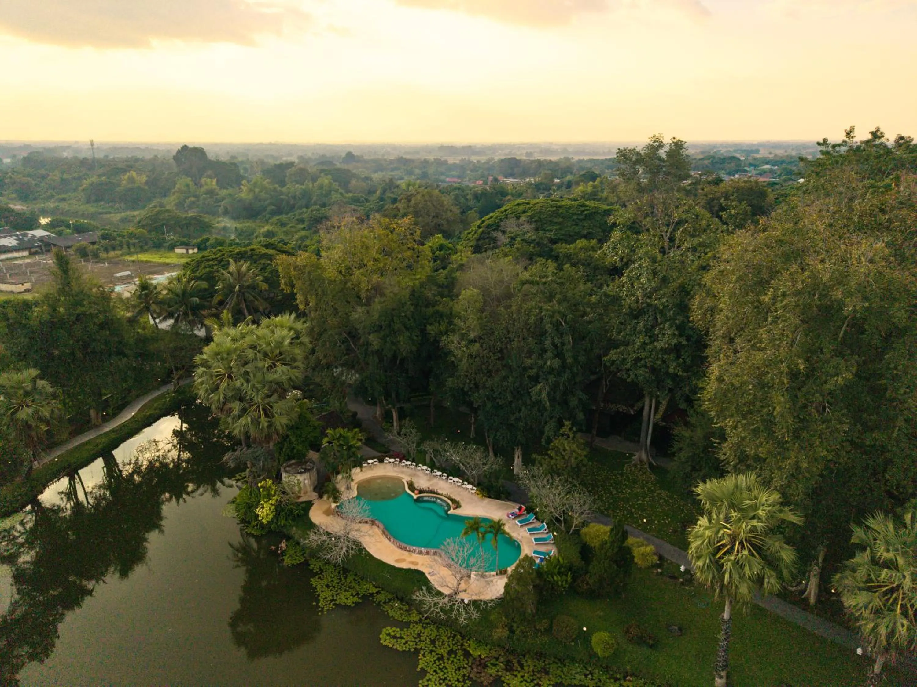 Swimming pool in Lampang River Lodge
