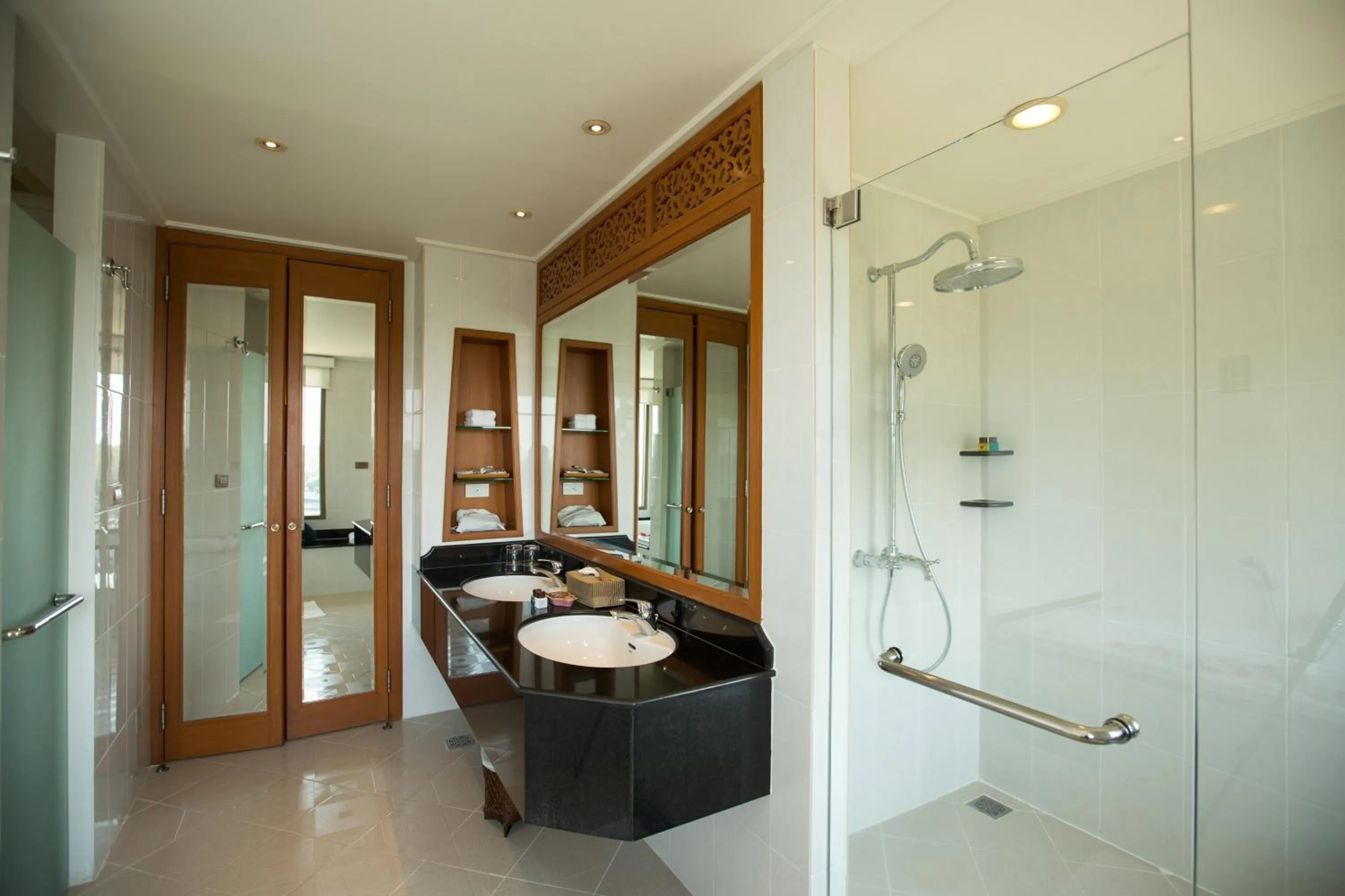 Toilet in The Imperial River House Resort, Chiang Rai