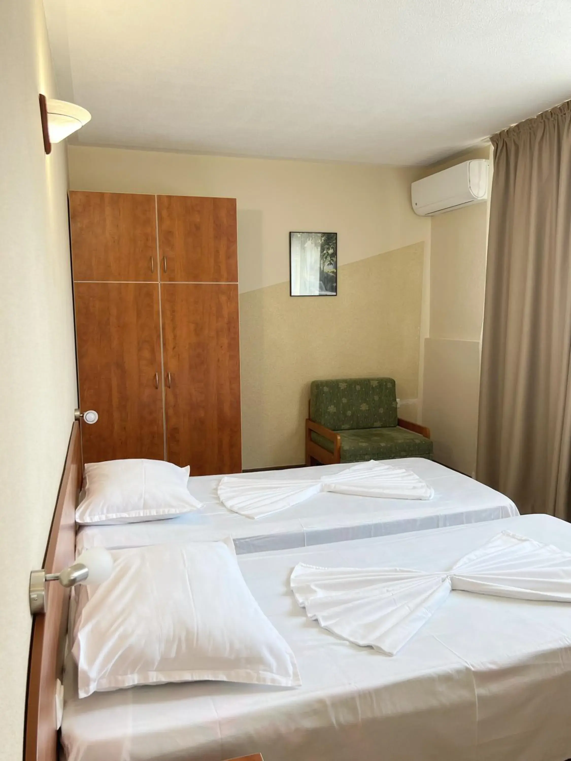 Double Room in Hotel Jambo Double Room in Hotel Jambo