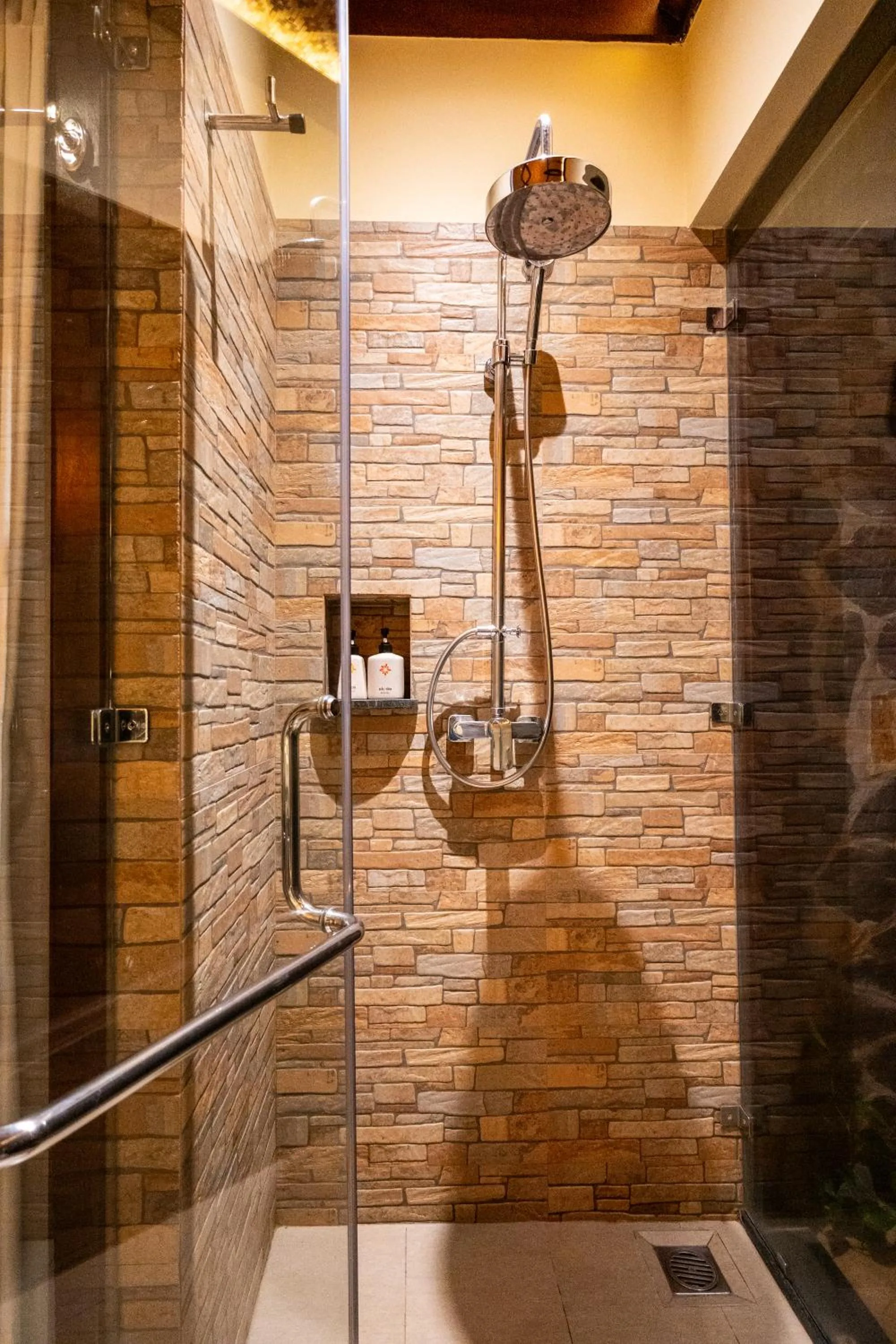 Shower in Pandanus Resort