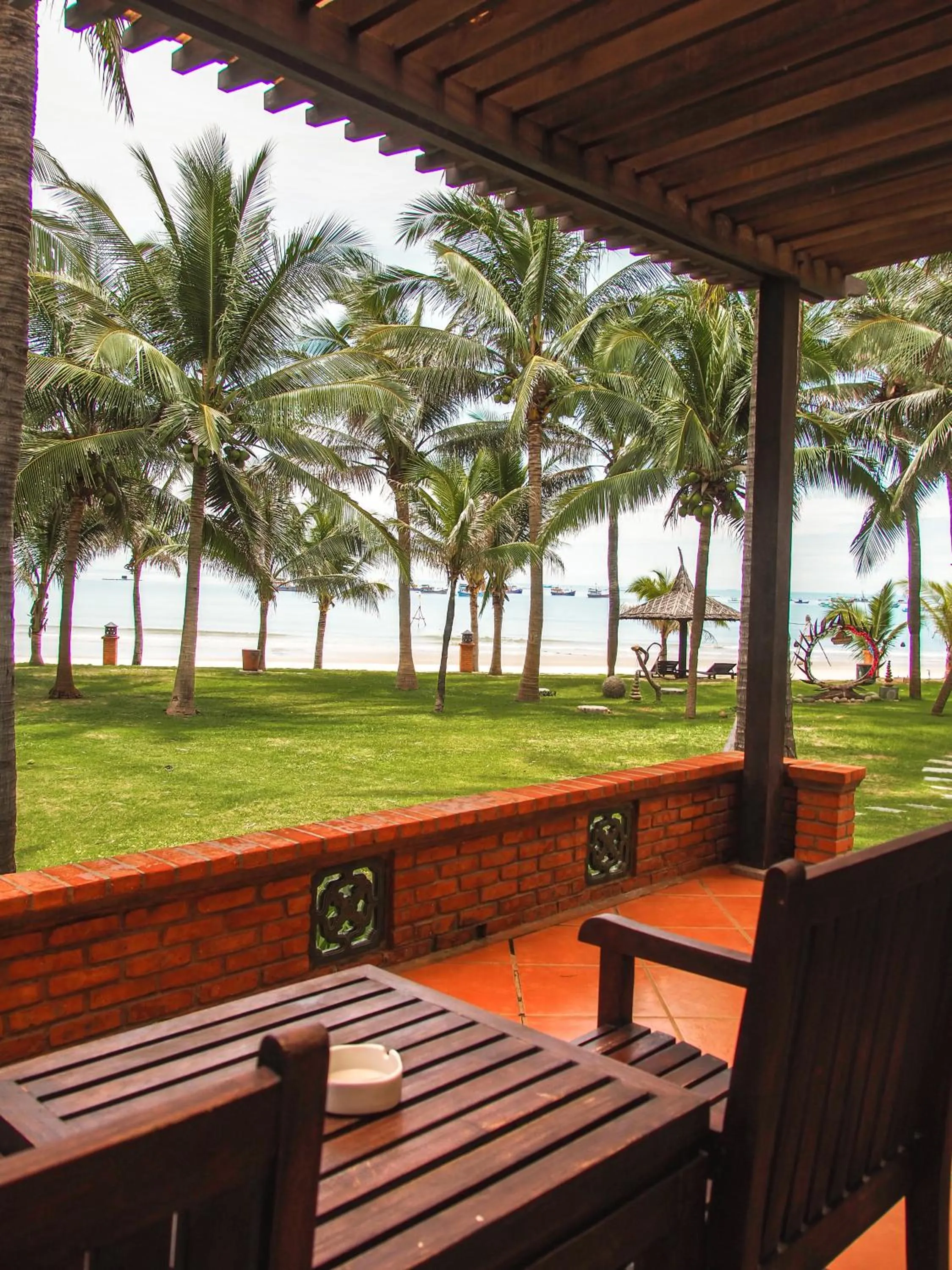 Seating area in Pandanus Resort