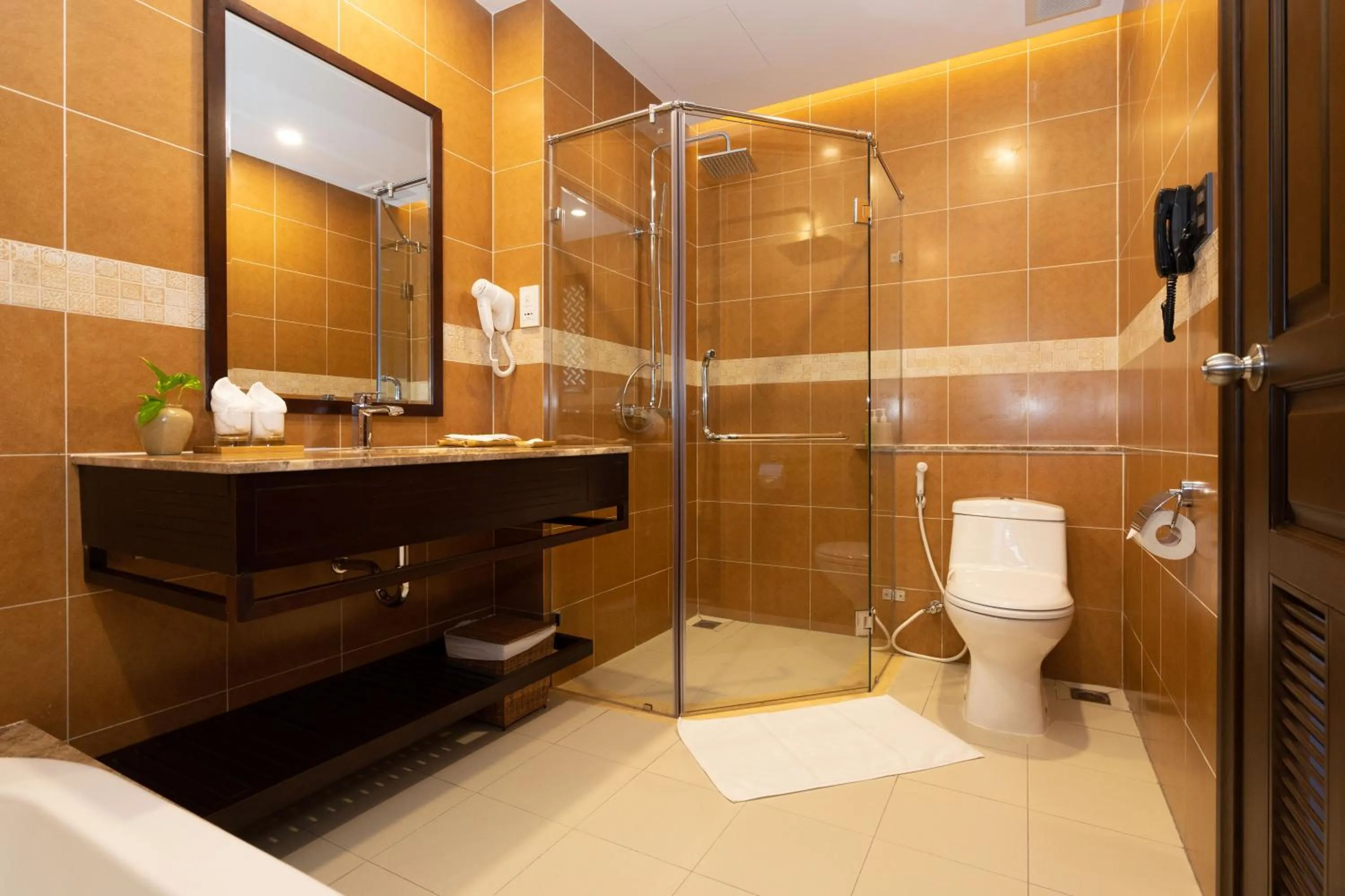 Shower in Pandanus Resort