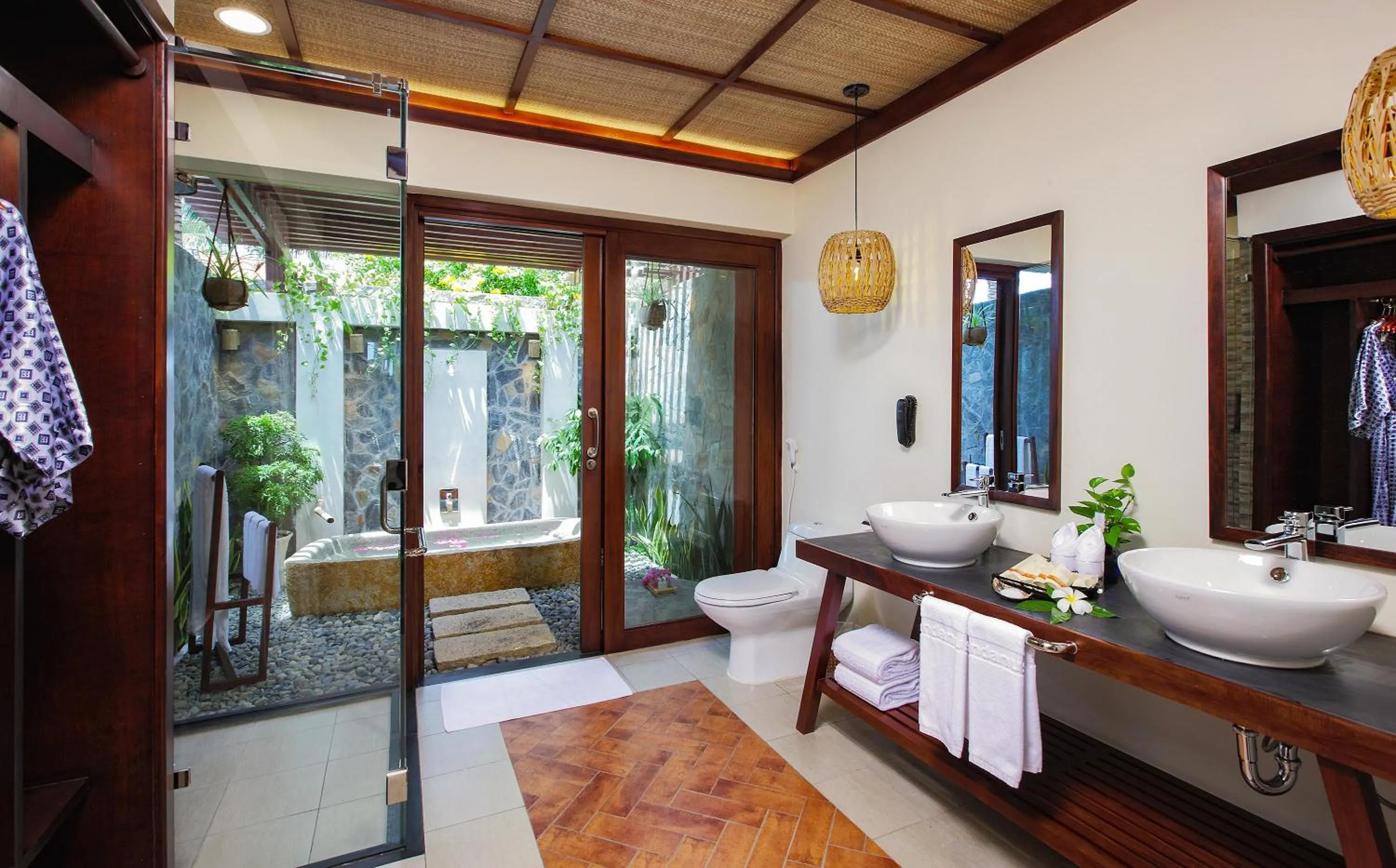 Toilet in Pandanus Resort