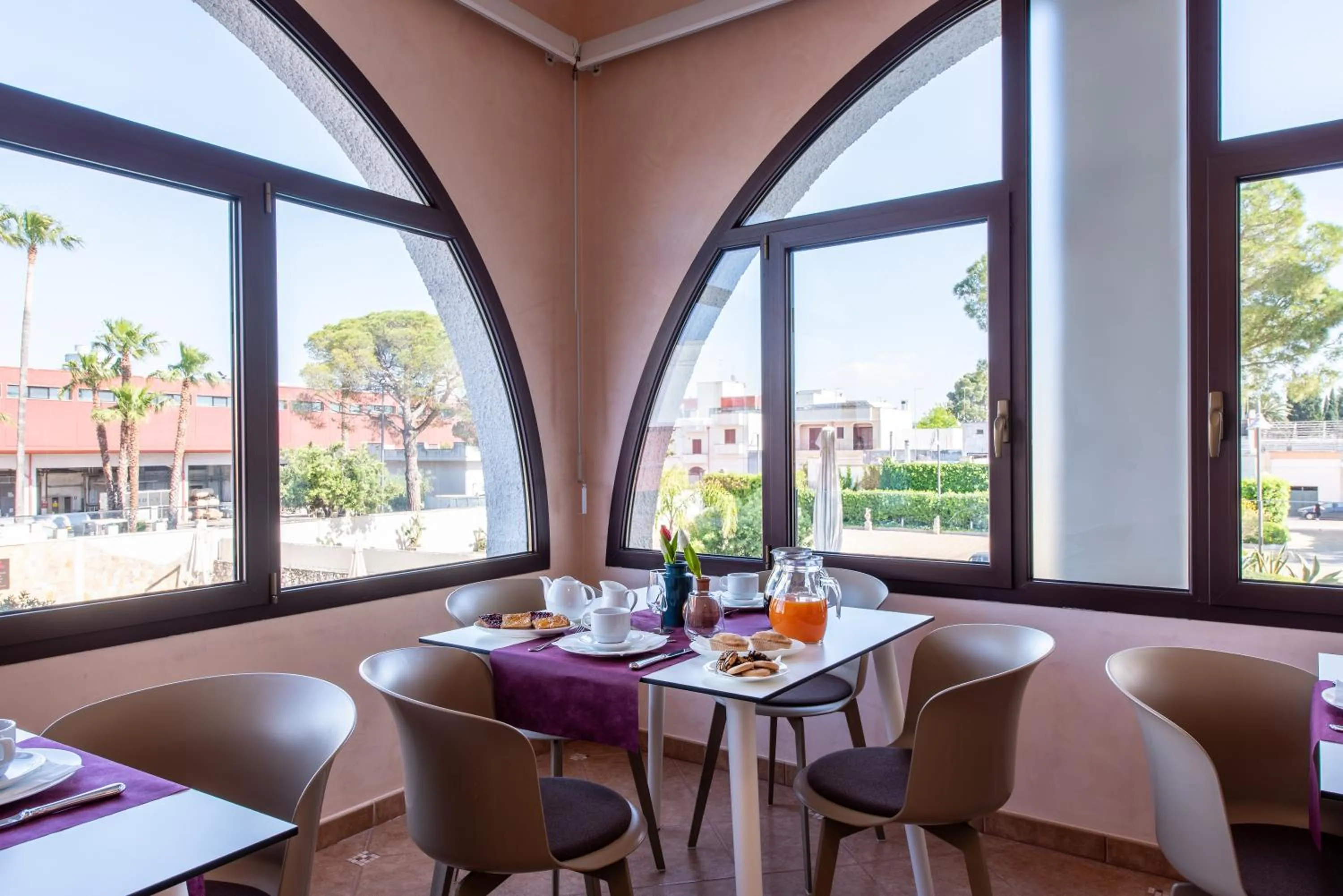 Restaurant/places to eat in Leone de Castris Wine Hotel