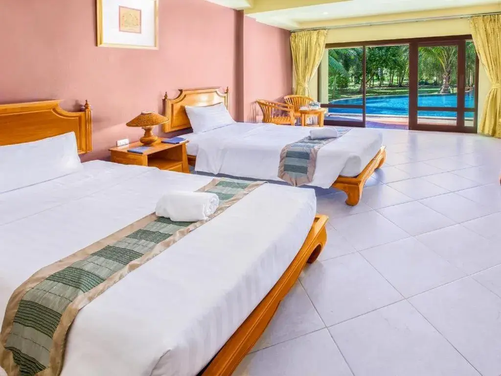 Deluxe Twin Room in Khaolak Mohin Tara Resort - SHA Certified Deluxe Twin Room in Khaolak Mohin Tara Resort - SHA Certified