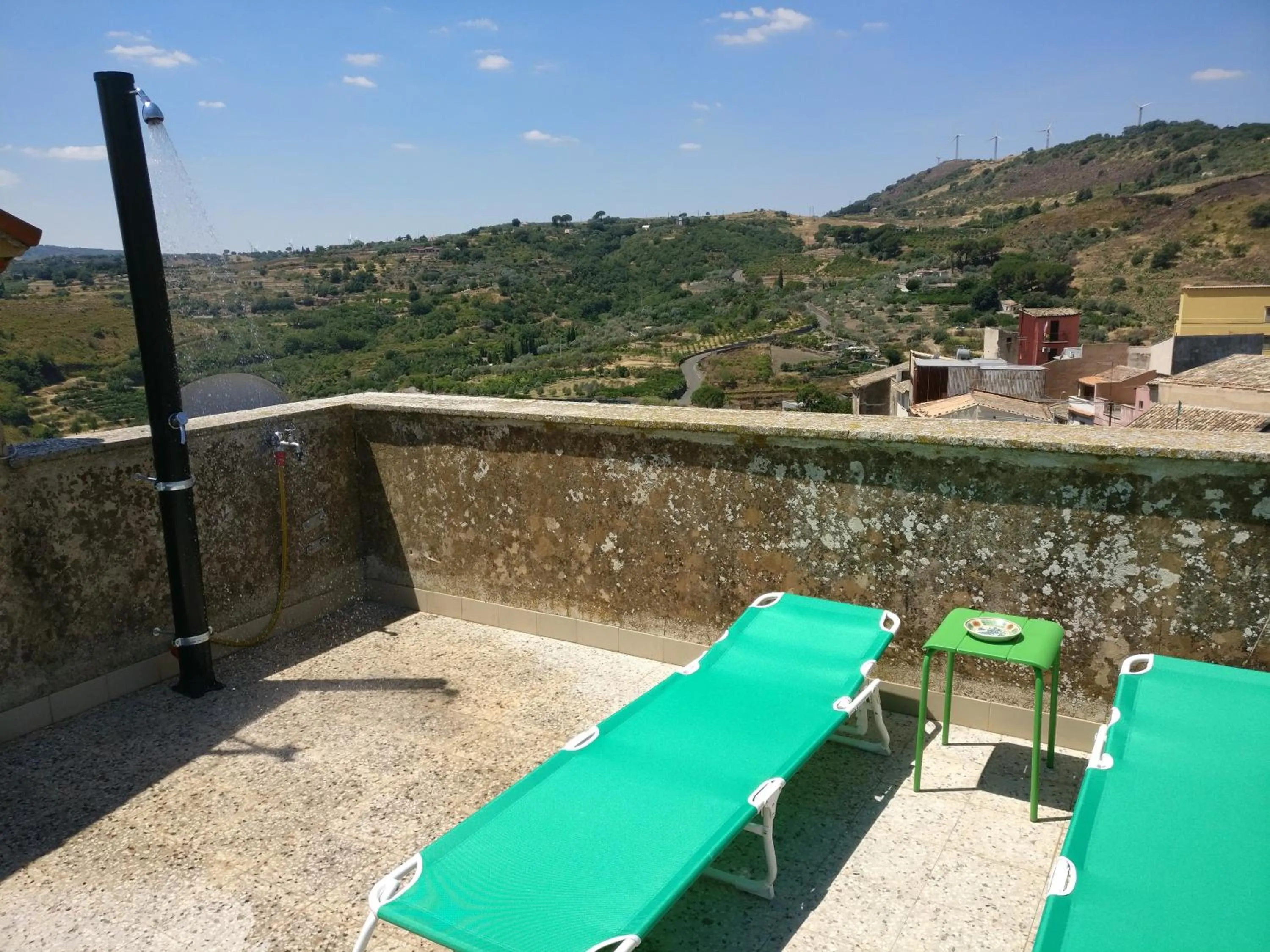 Shower in B&B Porta della Terra