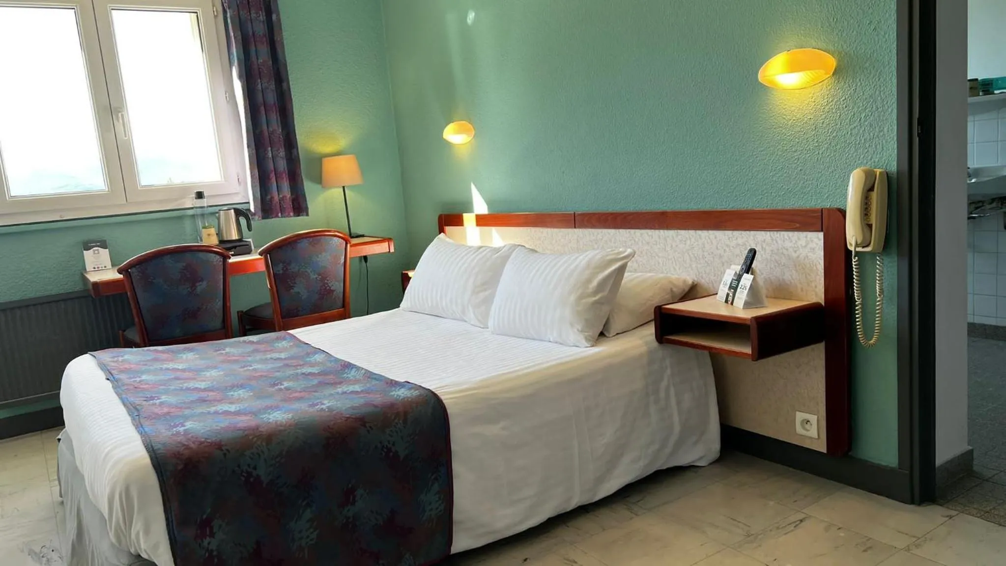 Double Room with Lake View in Logis Hotel Eden Lac