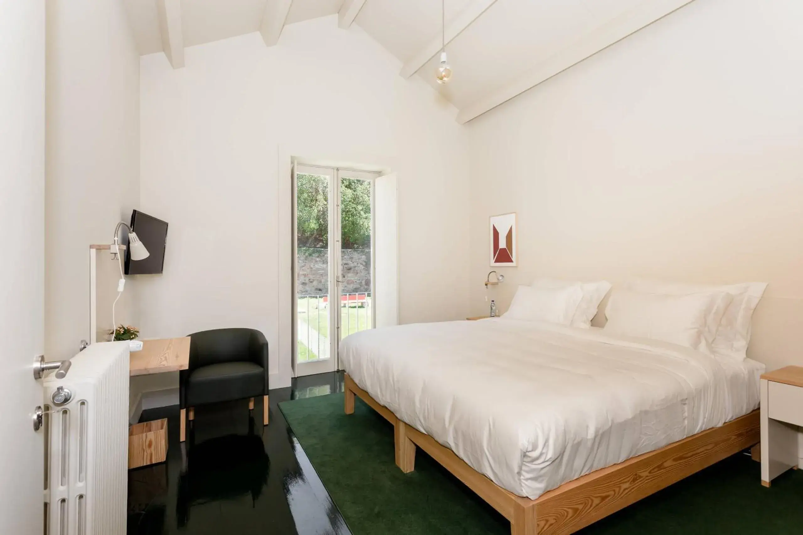 Deluxe Double Room with Garden View - single occupancy in Duas Portas Townhouse Deluxe Double Room with Garden View - single occupancy in Duas Portas Townhouse
