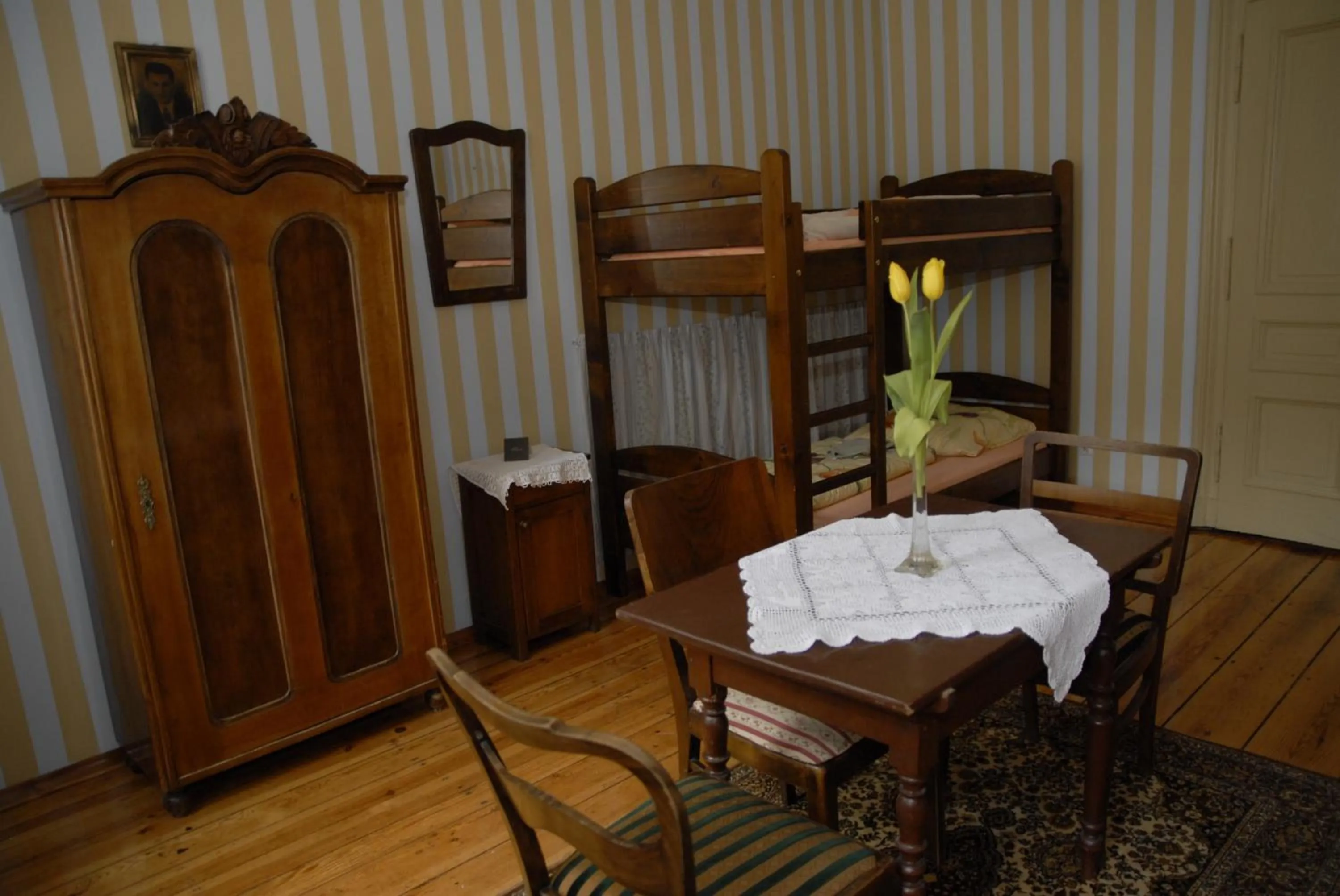 Dining area in Hostel, Pokoje gościnne Mleczarnia - Ozonowane