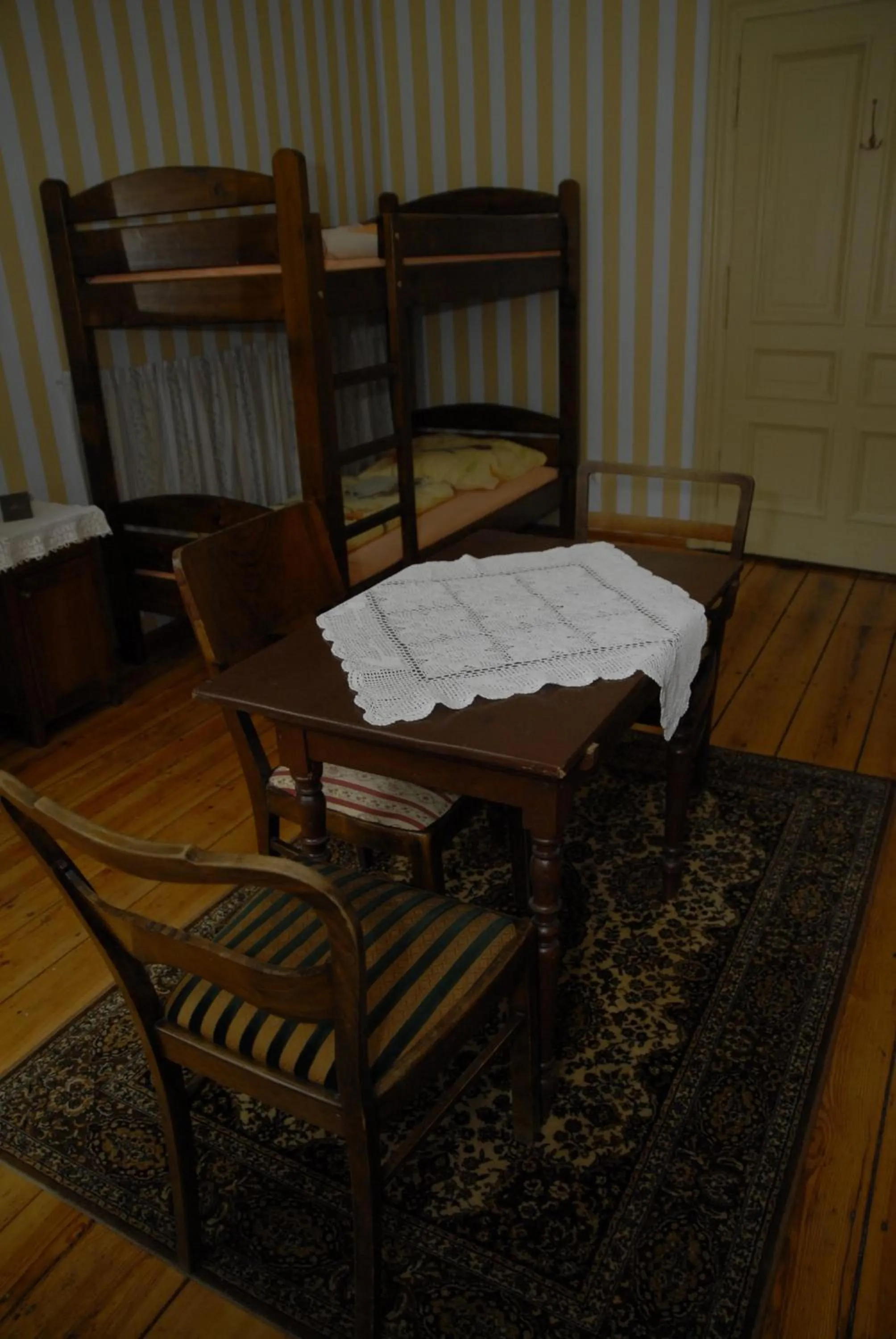 Dining area, Bed in Hostel, Pokoje gościnne Mleczarnia - Ozonowane