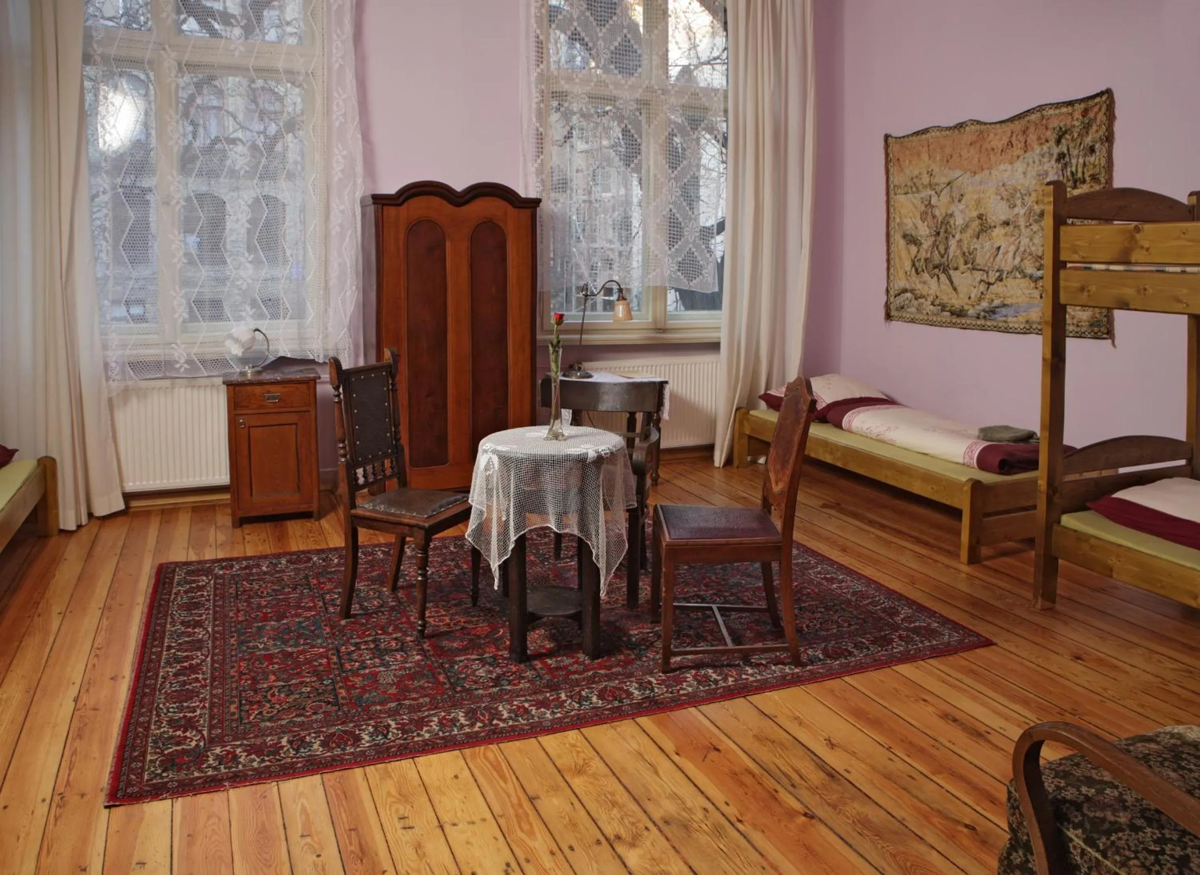 Dining area in Hostel, Pokoje gościnne Mleczarnia - Ozonowane
