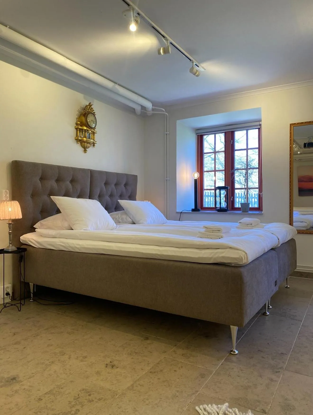 Bed in Hotell Breda Blick