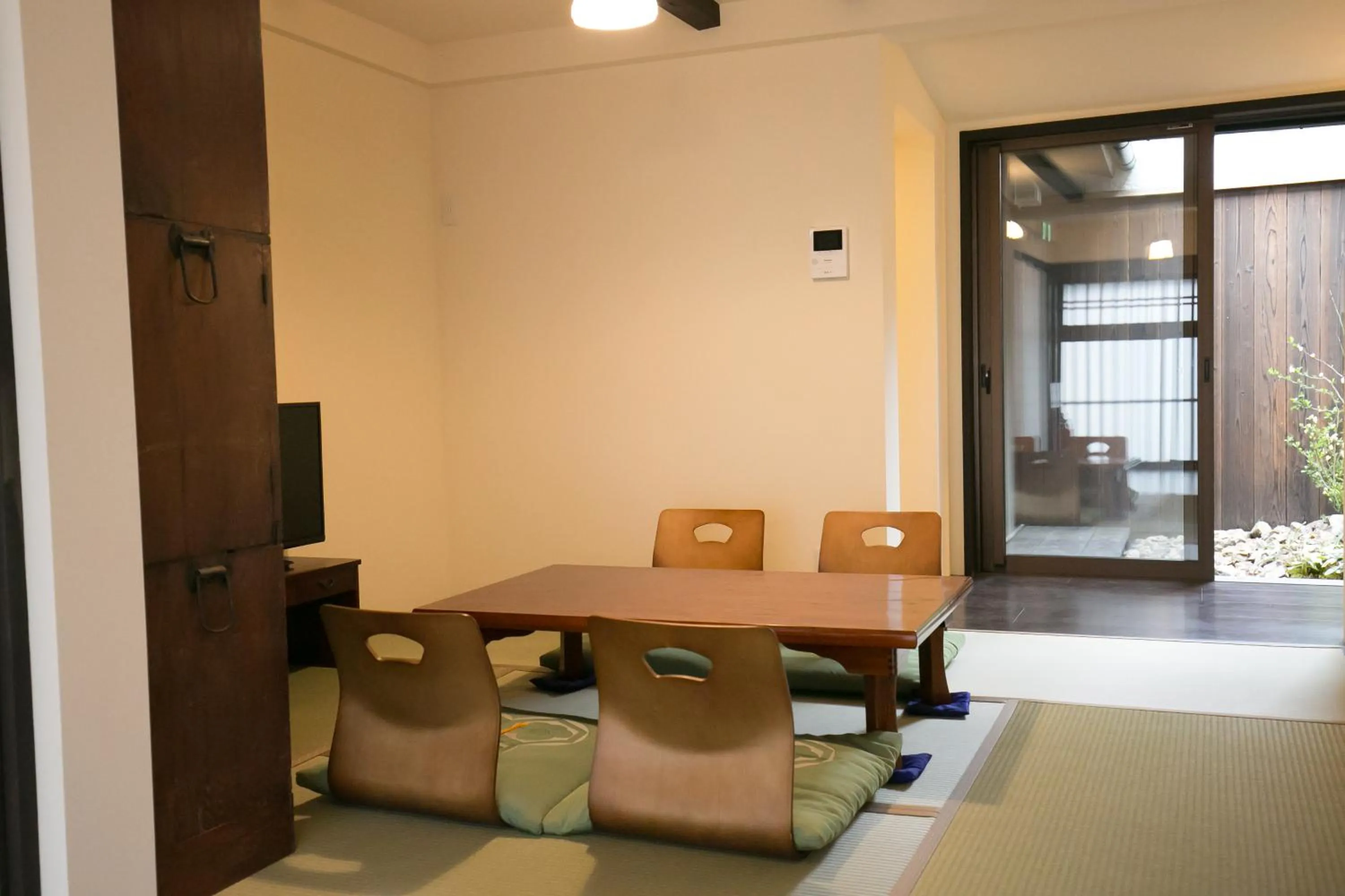Living room in Nijo Yurakuan