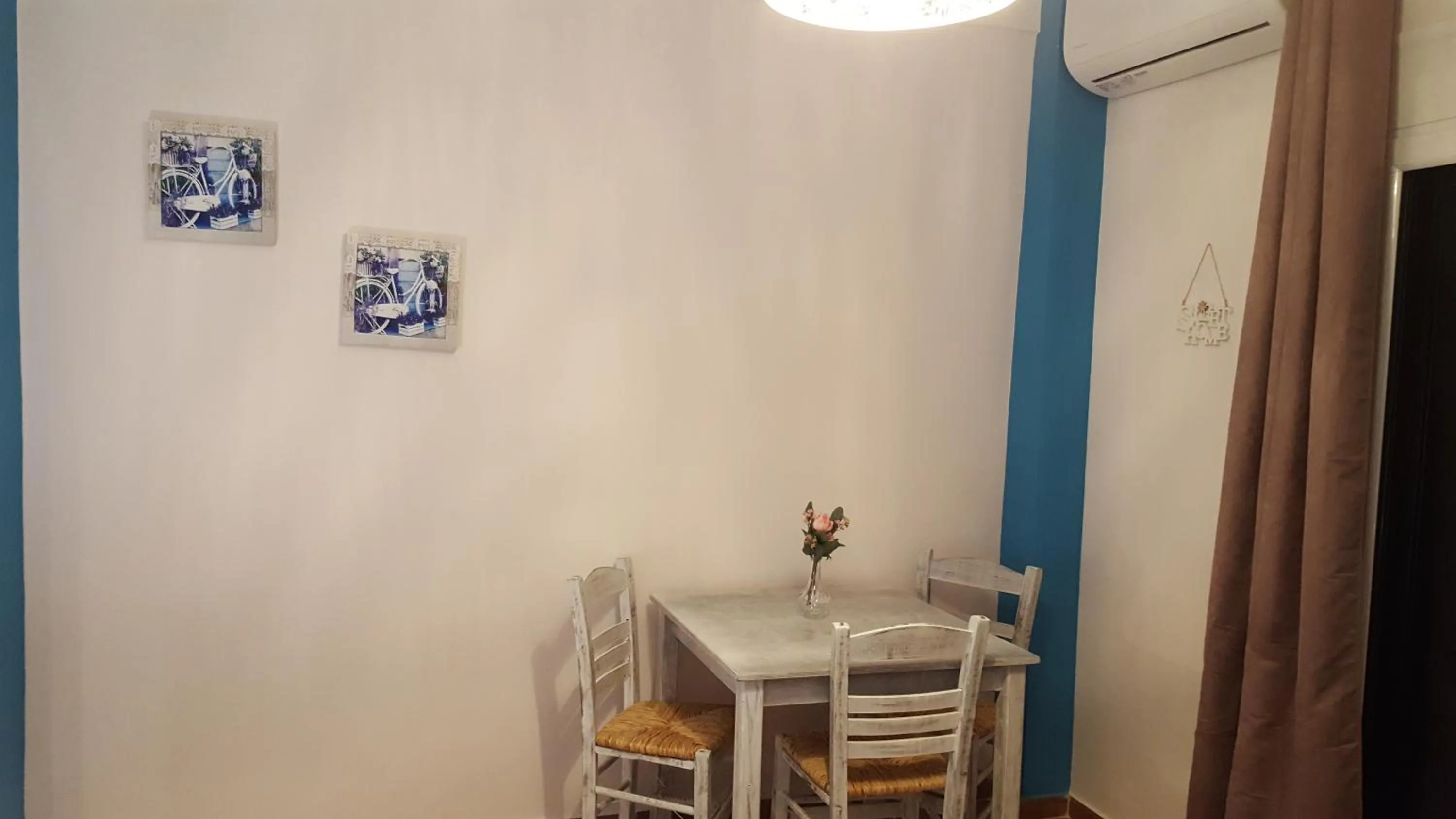 Dining area in Zoe's Studio