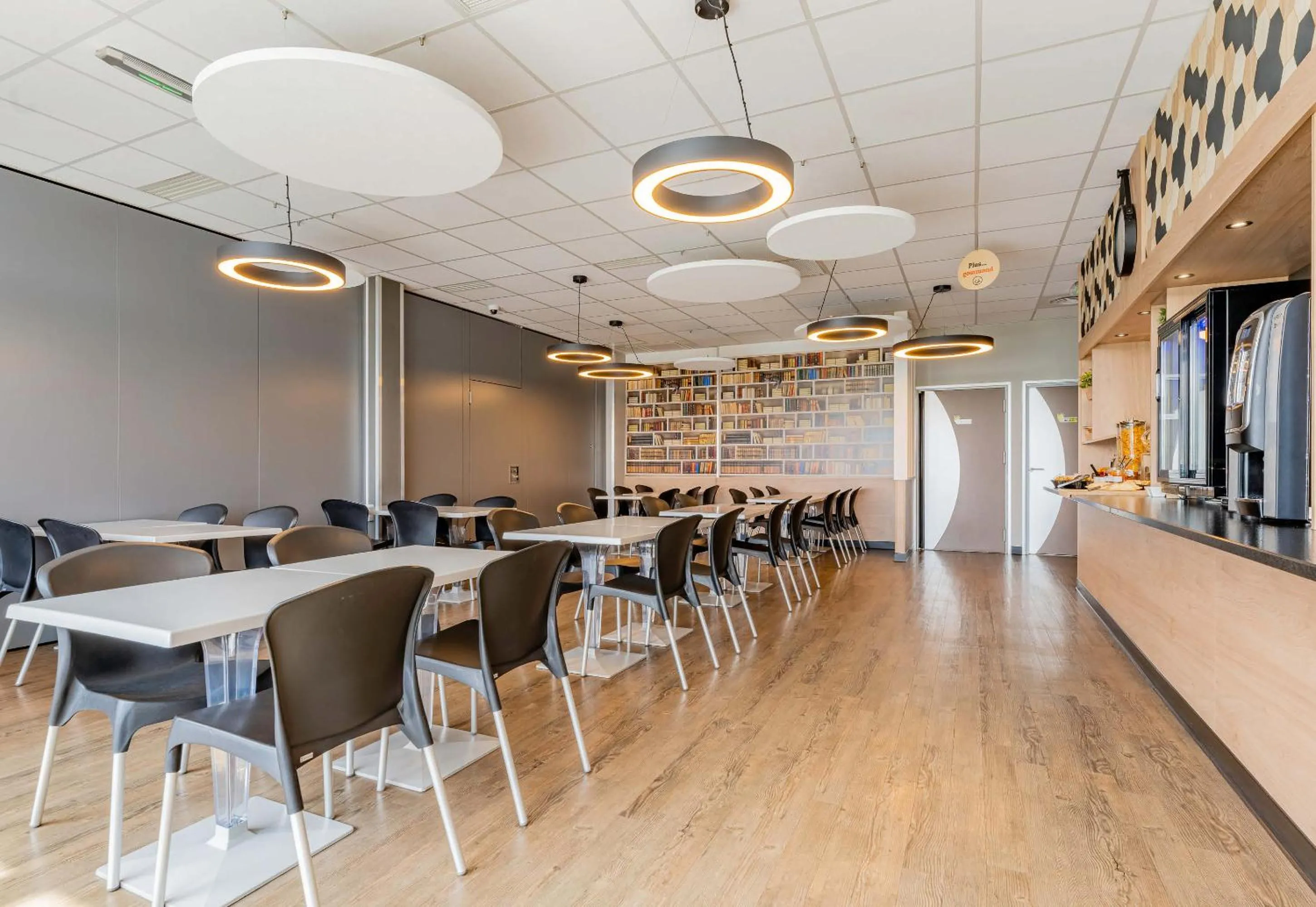 Restaurant/places to eat in B&B HOTEL Béthune Bruay-la-Buissière