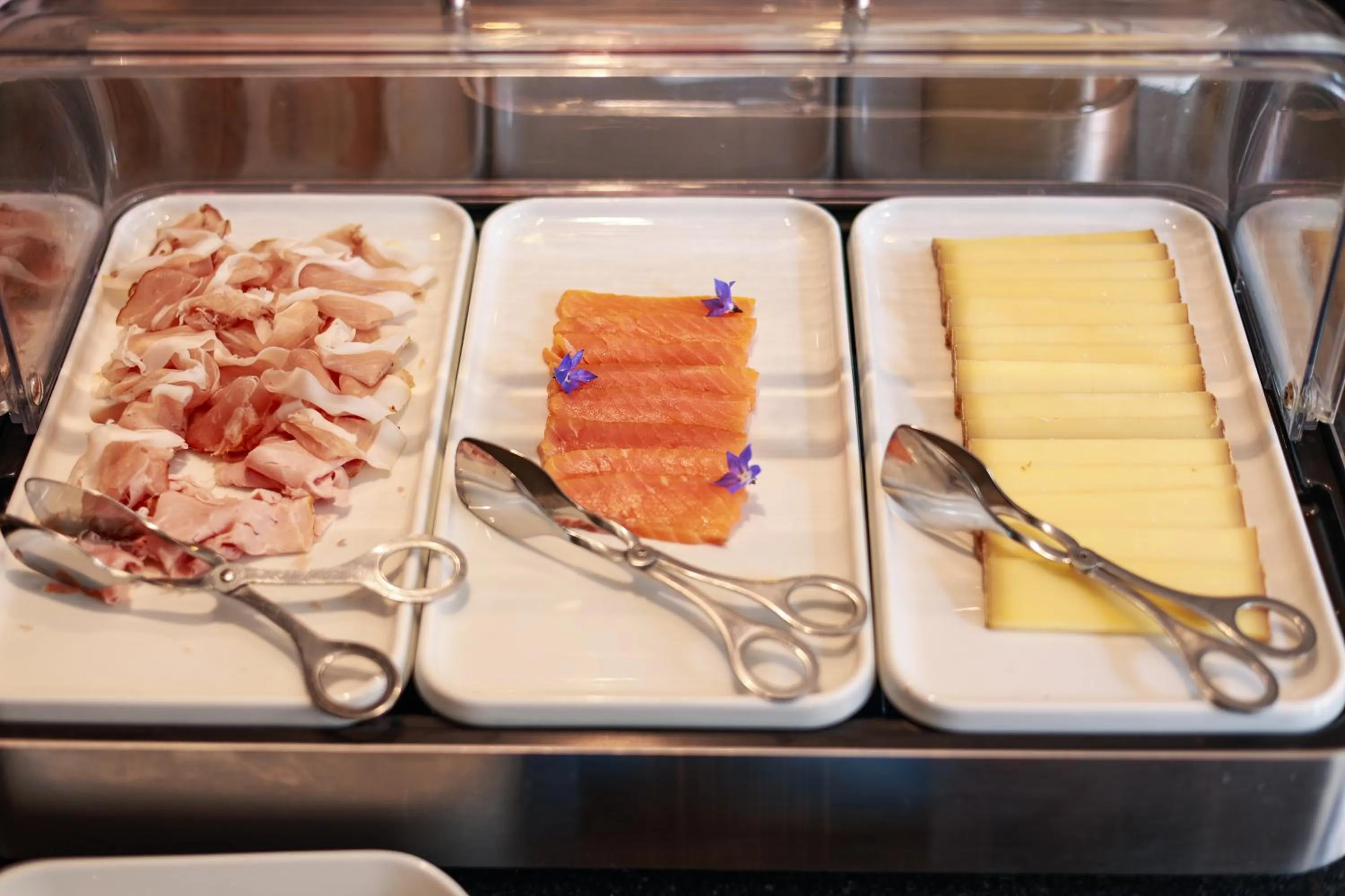 Breakfast in Hotel - Restaurant Le Cerf & Spa