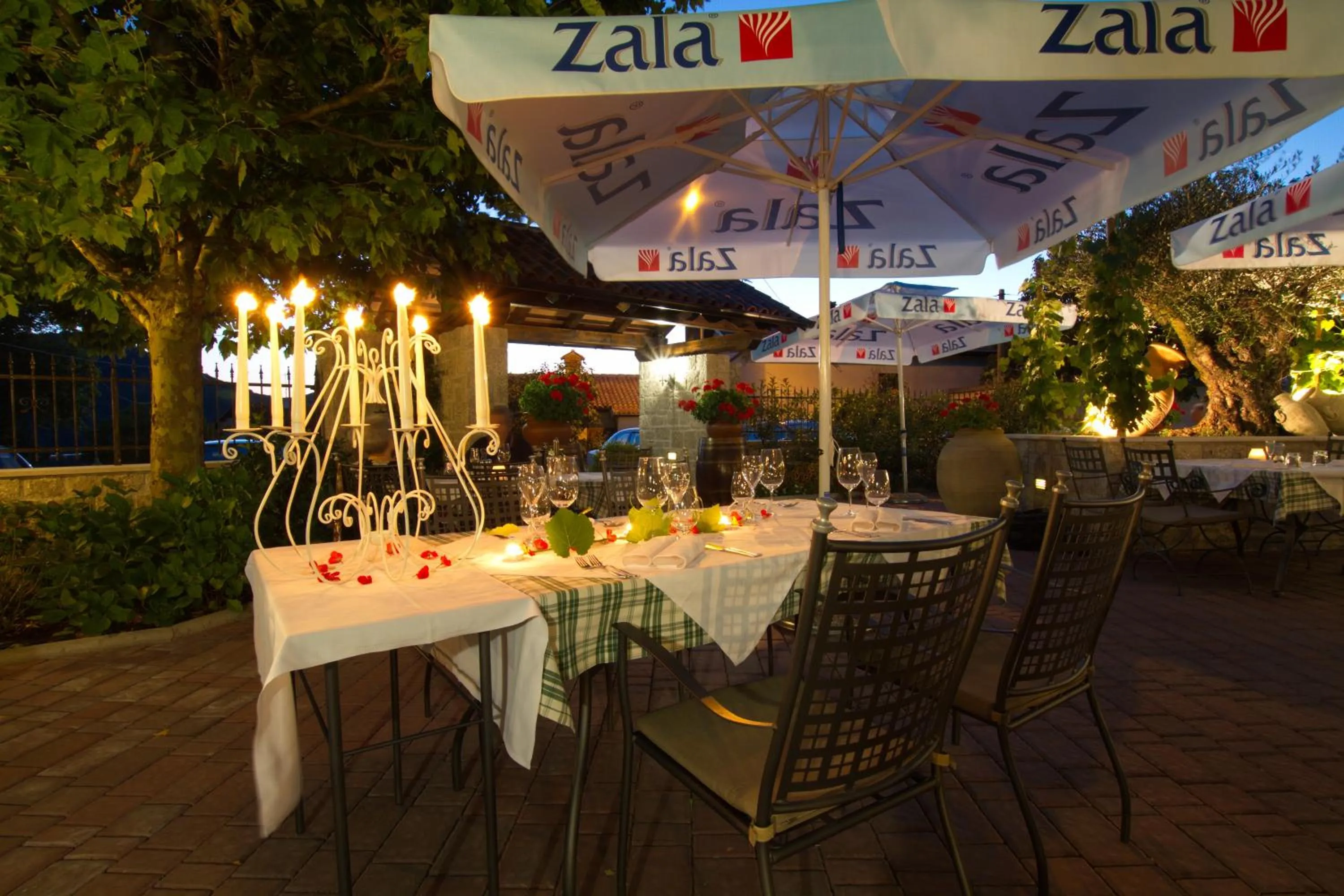 Restaurant/places to eat in Boutique Hotel Grahor