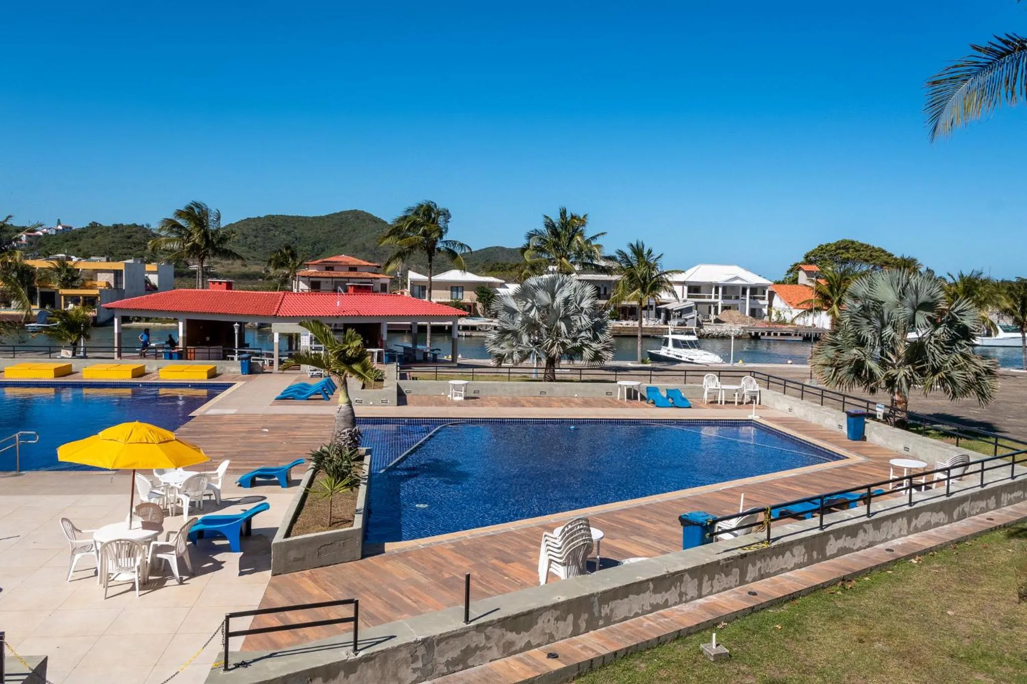 Apartamento Resort Cabo Frio - Rua dos Biquinis