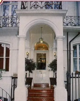 Facade/entrance in Tony's House Hotel