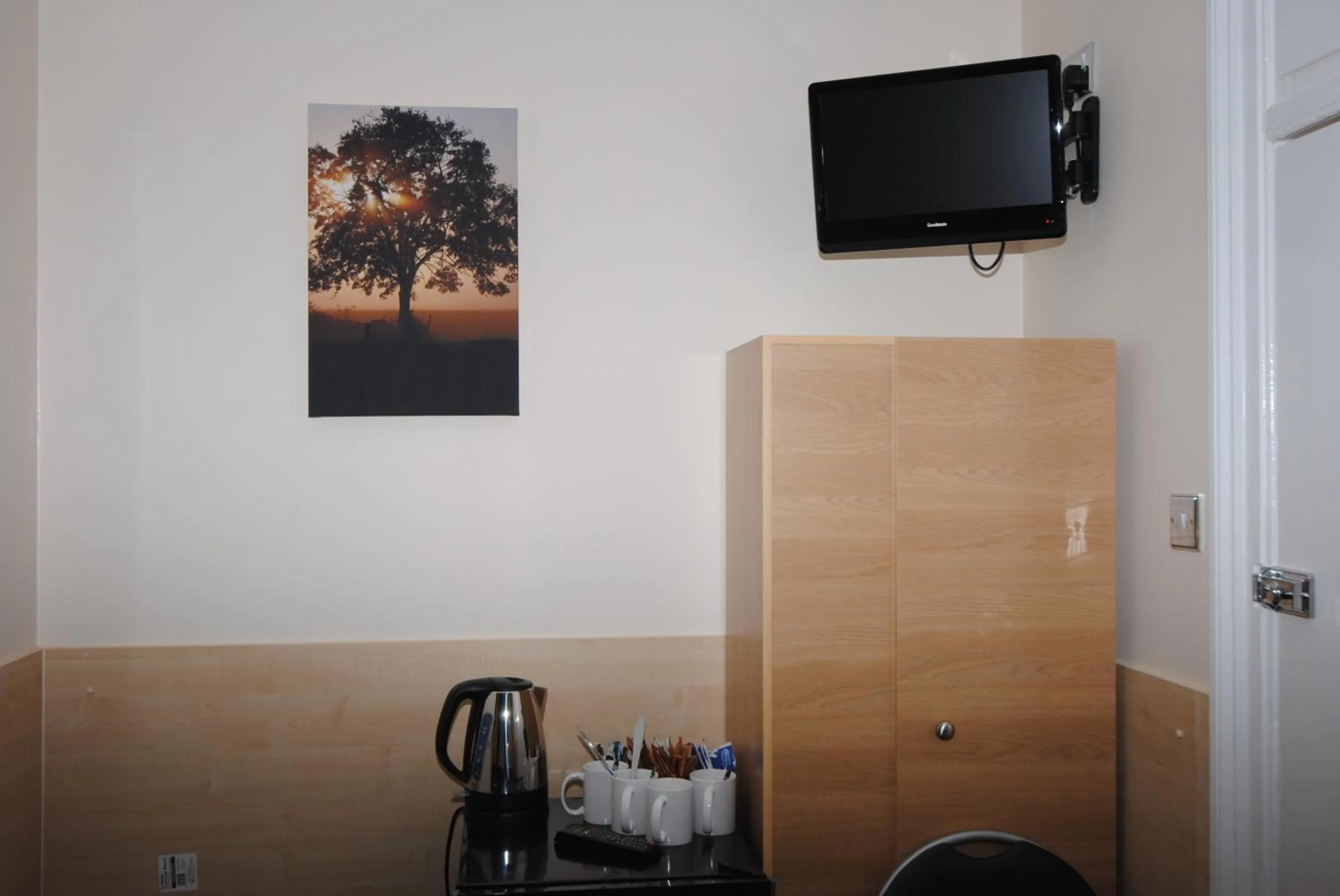 Coffee/tea facilities in Tony's House Hotel