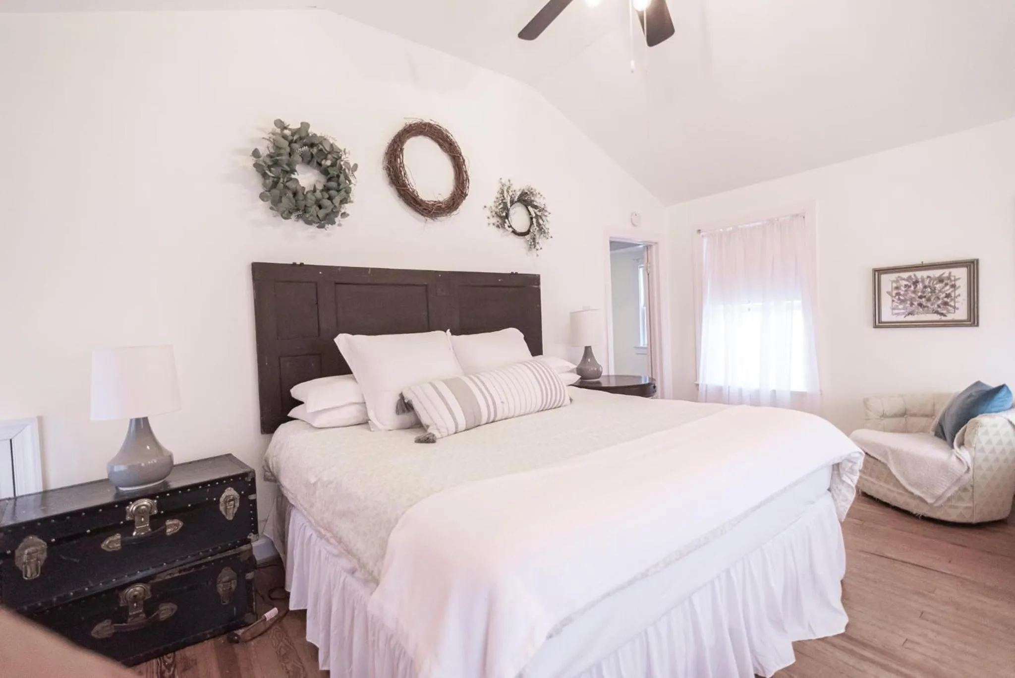 Bedroom, Bed in Riley House