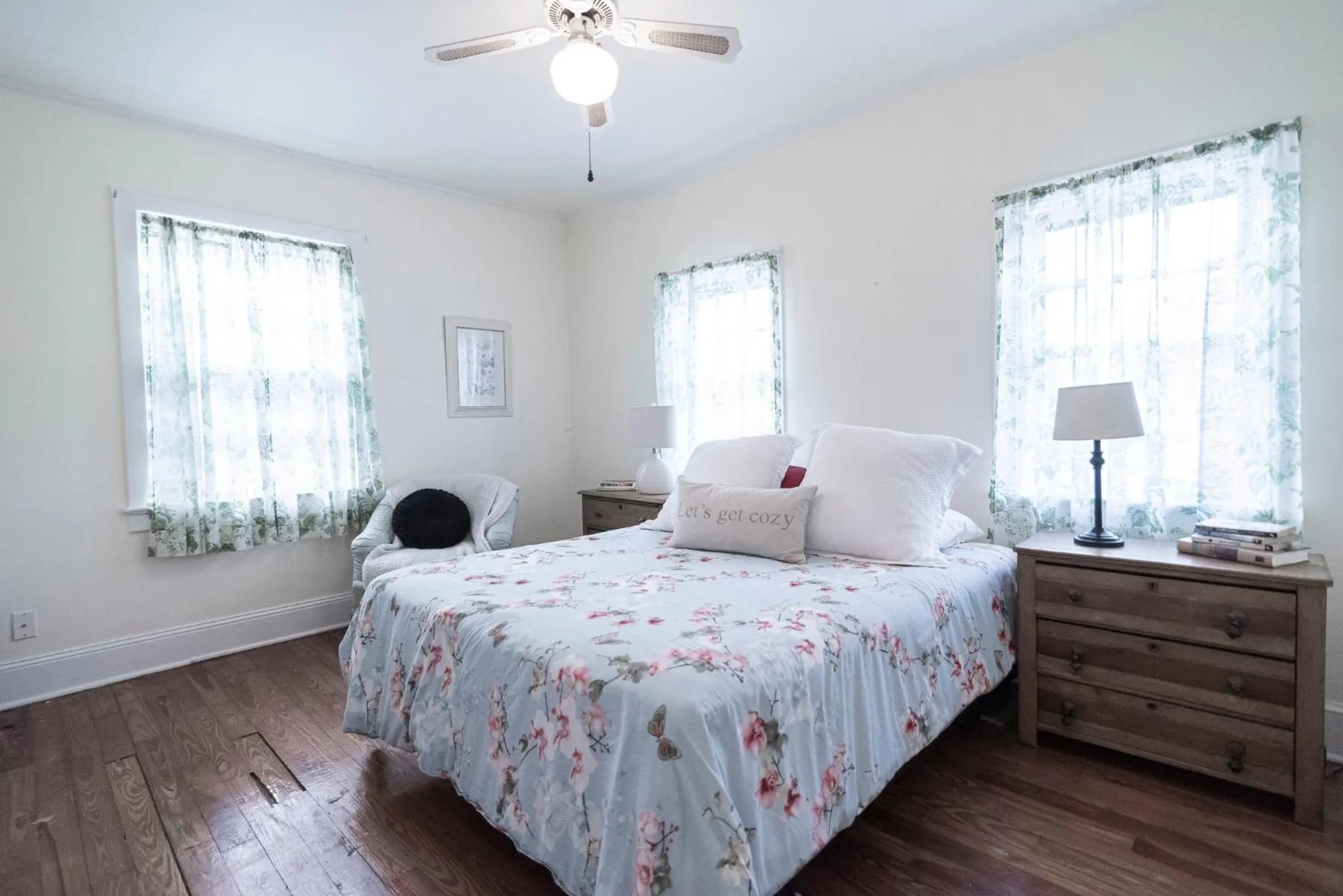 Bedroom, Bed in Riley House