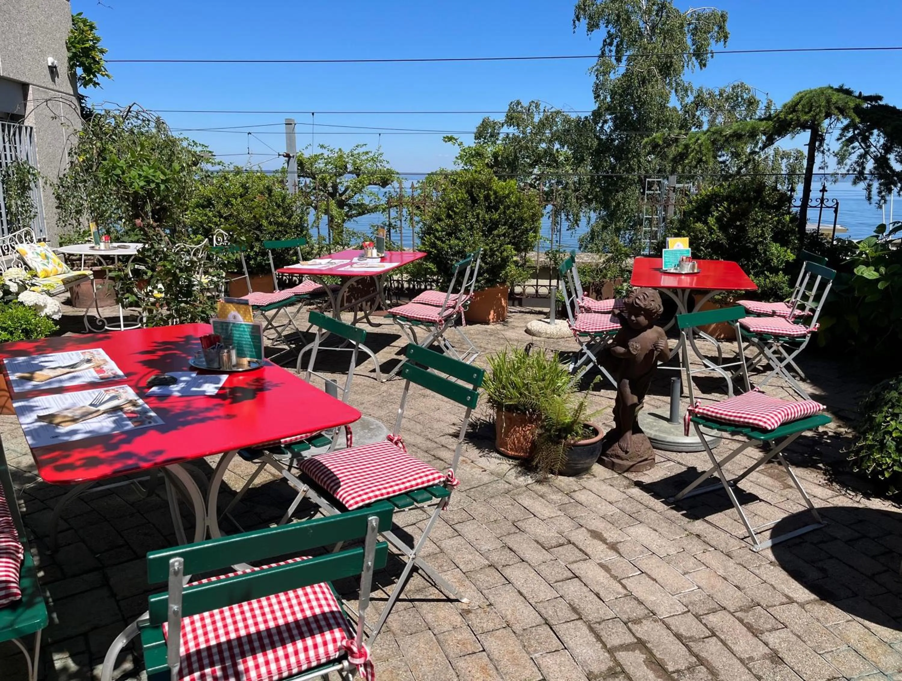 Restaurant/places to eat in Hotel Mozart