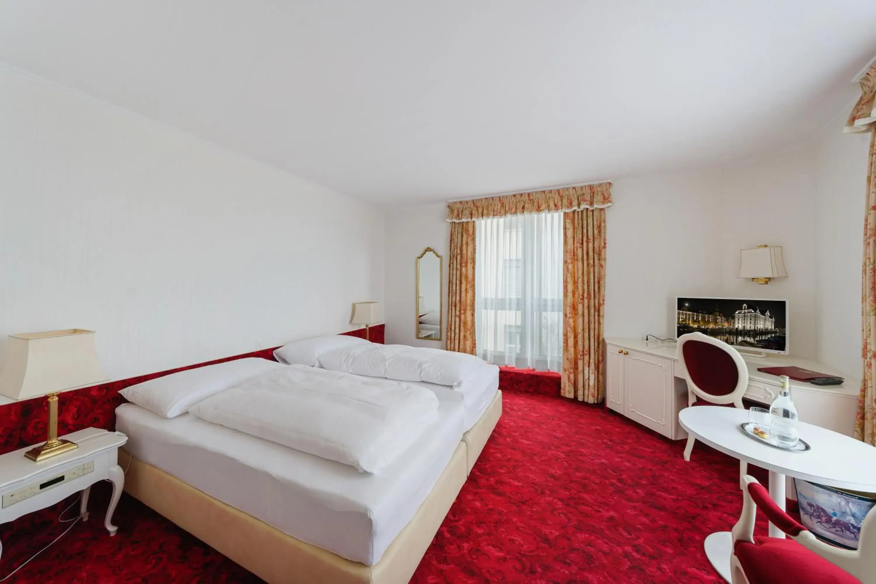 Deluxe Double Room with Sea View in Hotel Mozart Deluxe Double Room with Sea View in Hotel Mozart