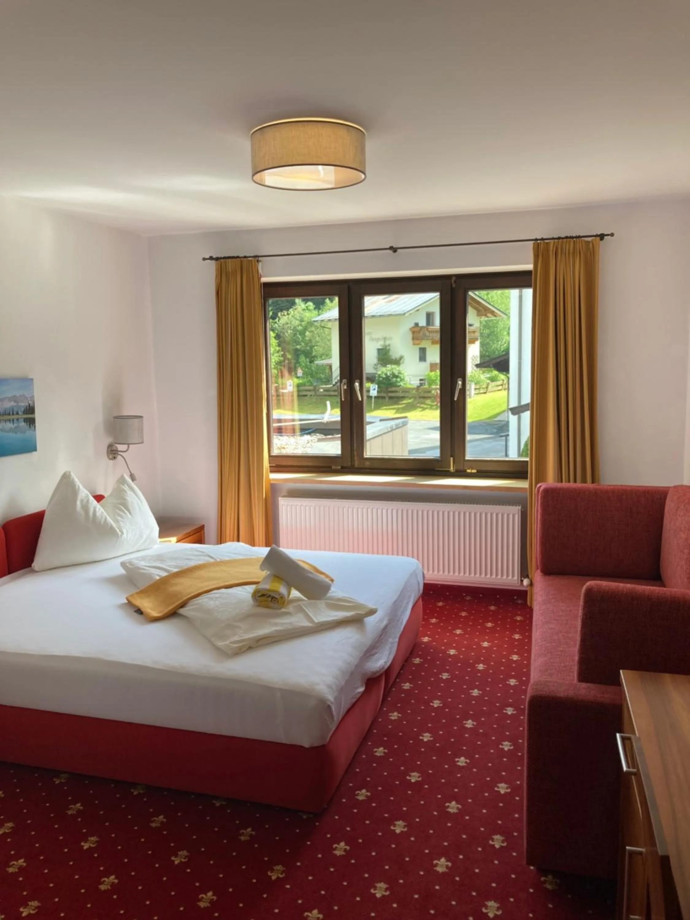 Photo of the whole room, Bed in Skirast - Kirchberg