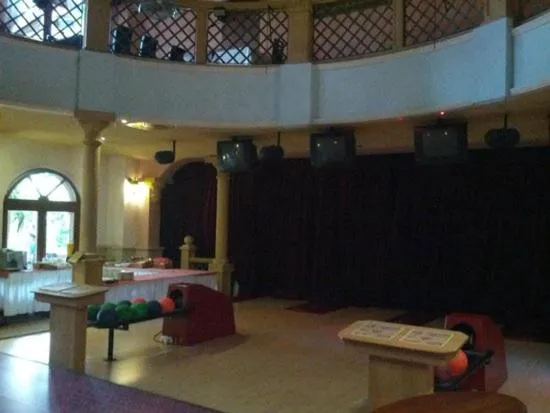 Bowling in Hotel Peklo