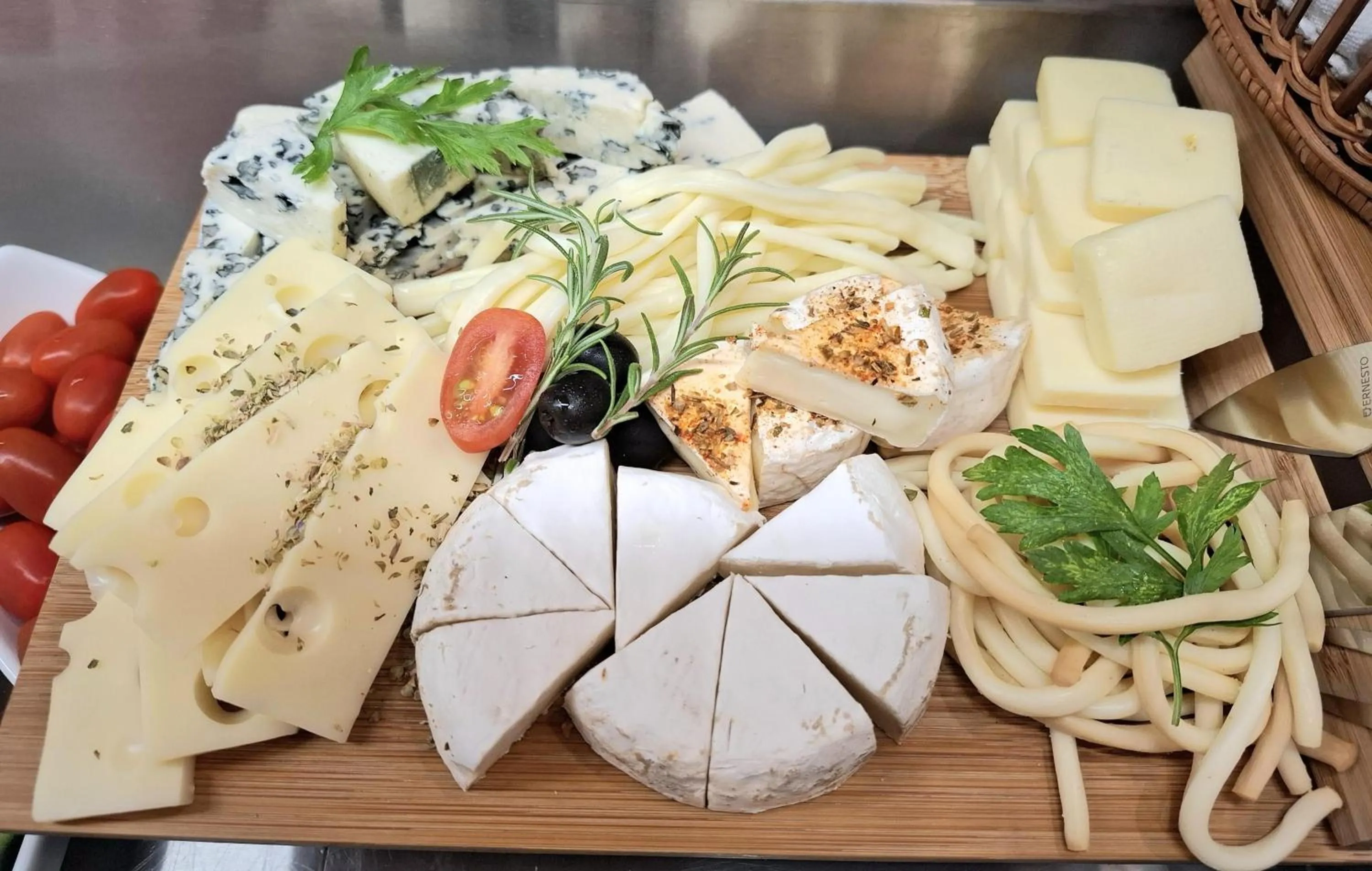 Restaurant/places to eat in Hotel Peklo