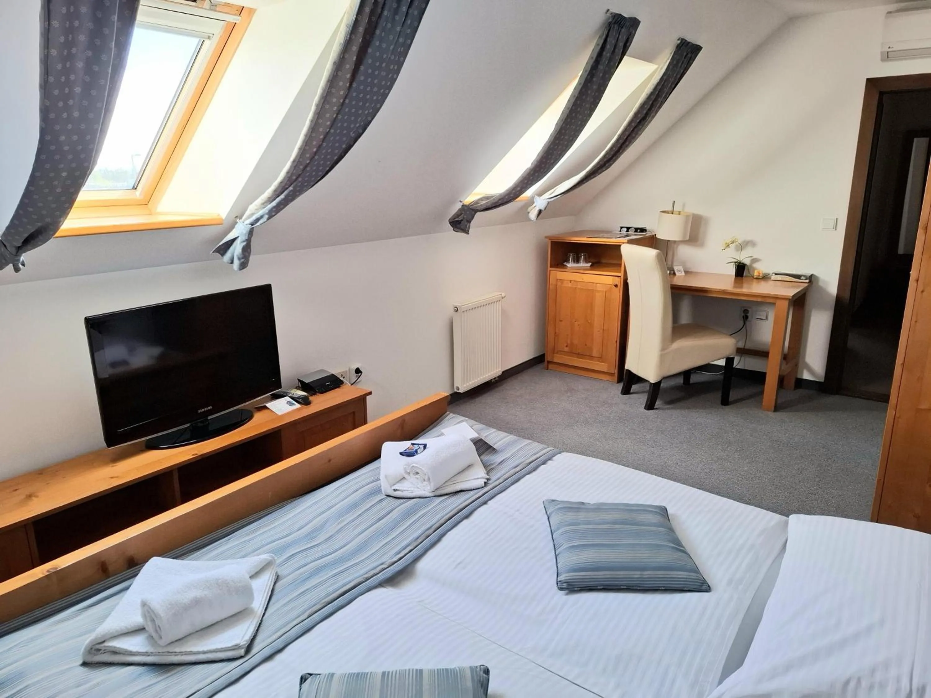 Photo of the whole room, Bed in Hotel Peklo