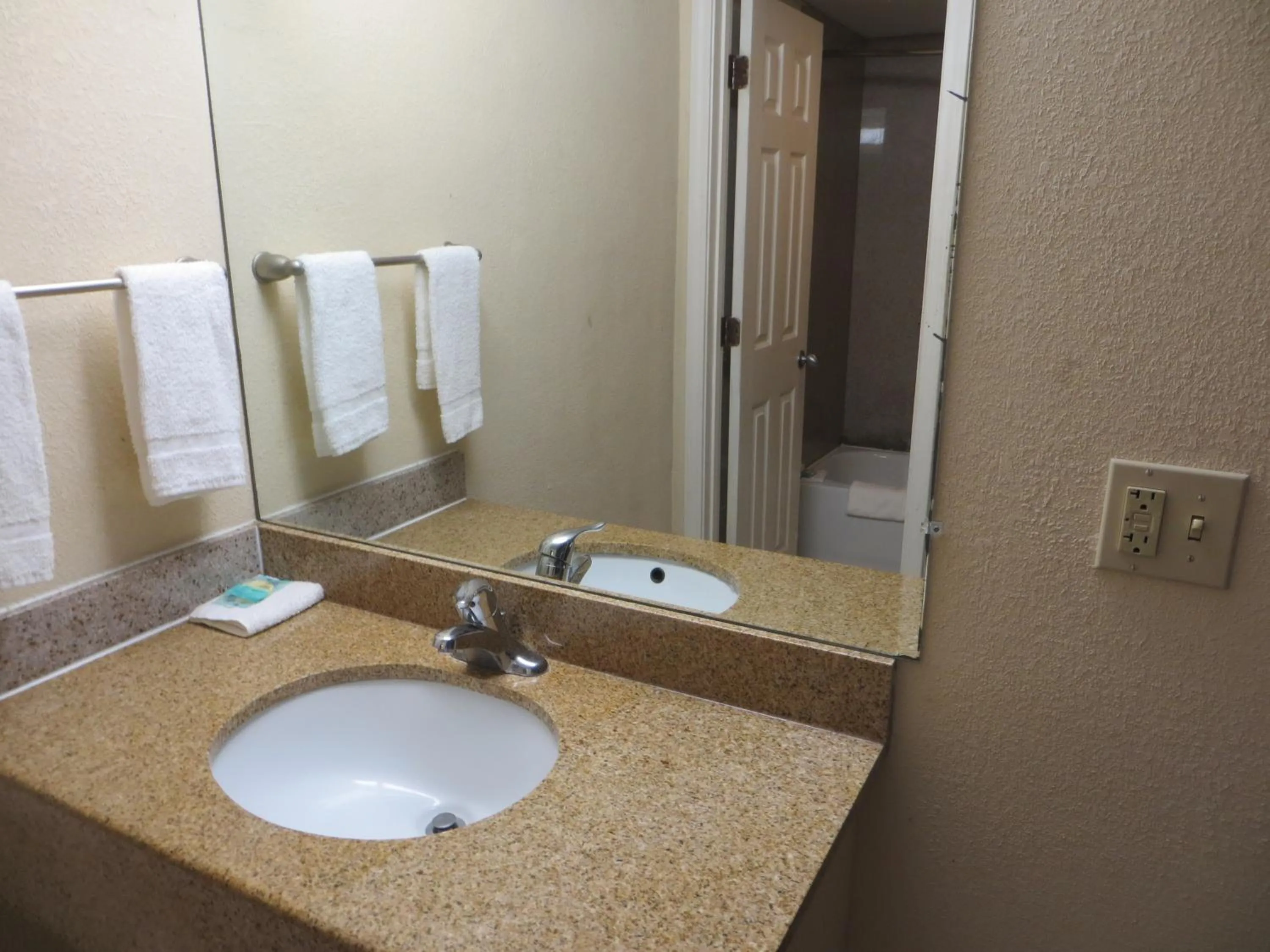 Bathroom in Budget Inn