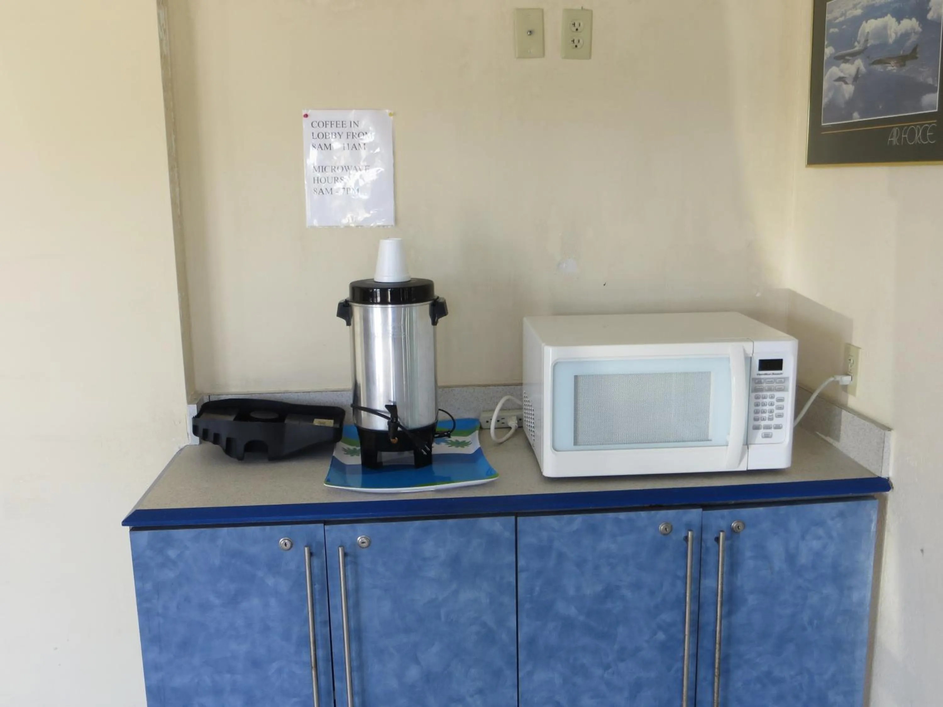 Coffee/tea facilities in Budget Inn