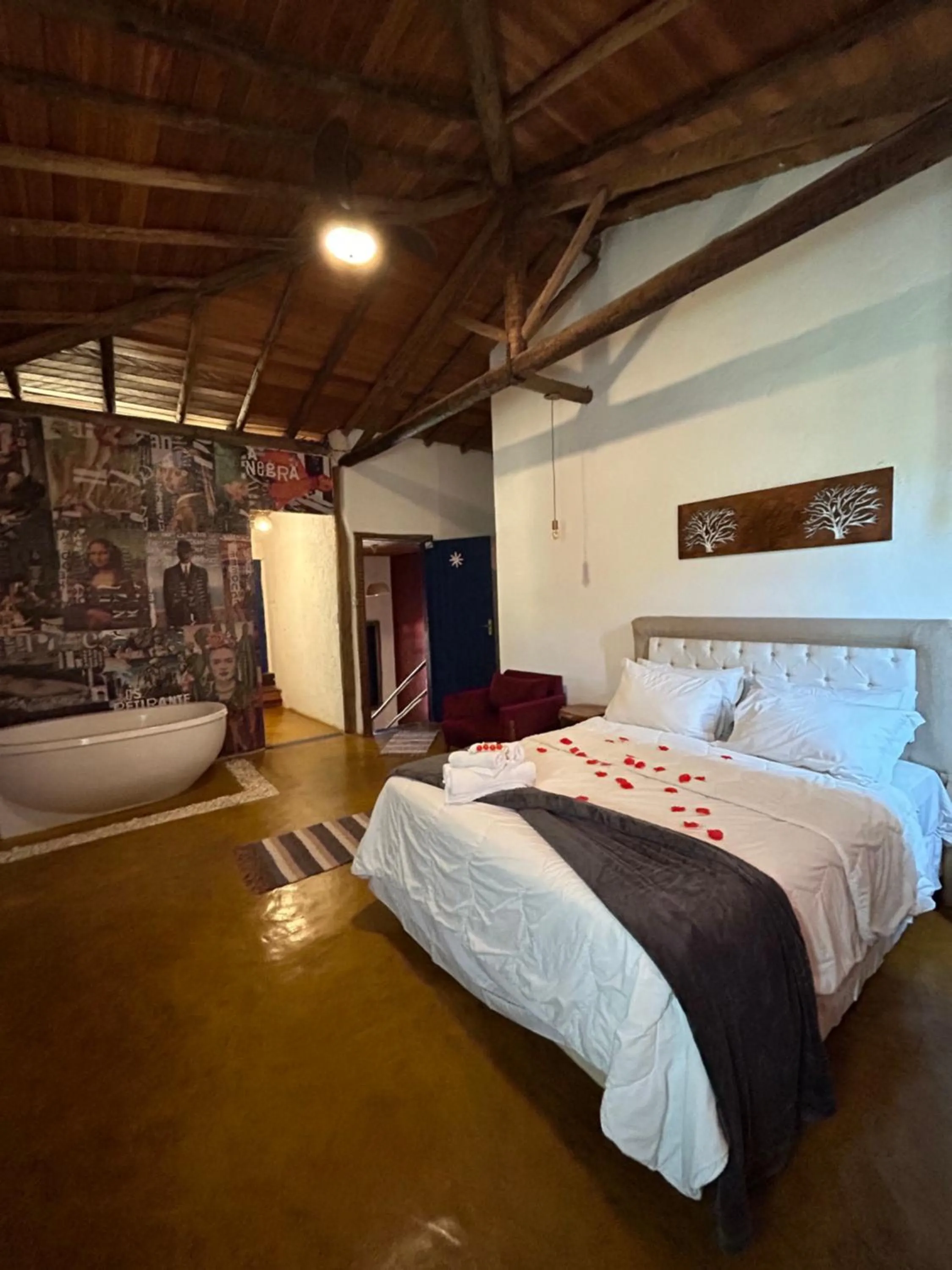 Bed in A Mi Manera Pousada , cerveja própria e Bistrô !