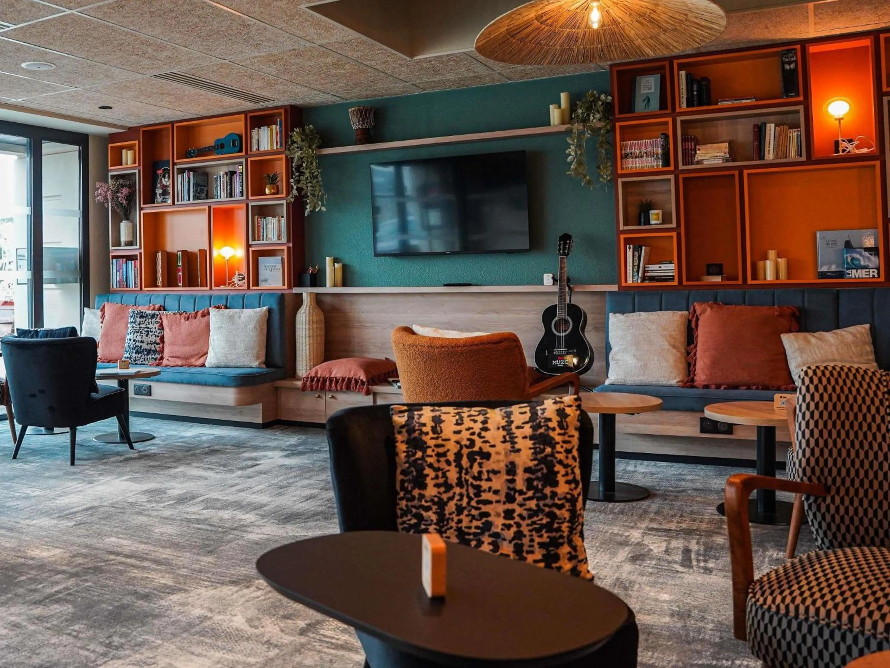 Property building in ibis Bayeux Port En Bessin