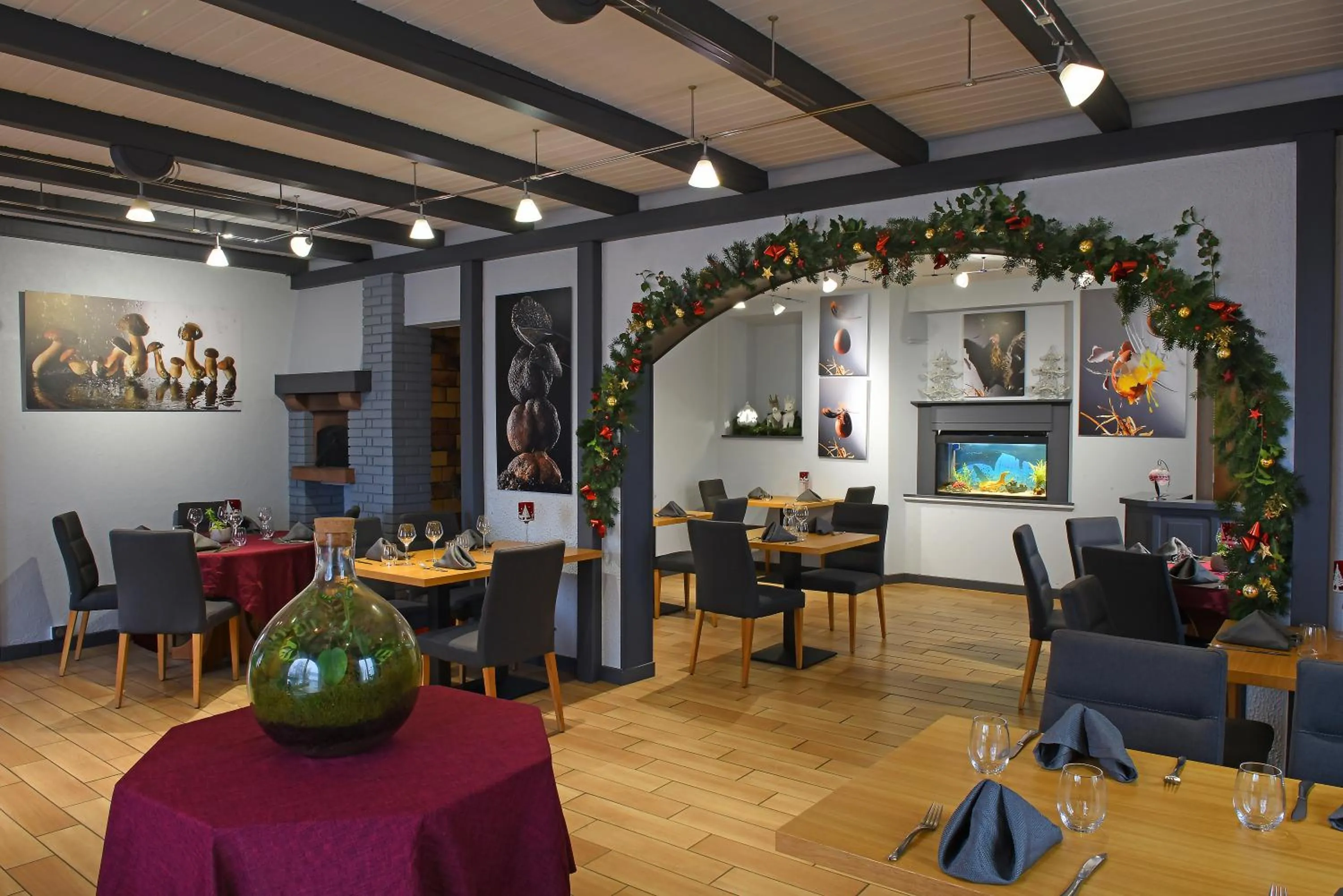 Restaurant/places to eat in Hotel Restaurant Du Haut Du Roc