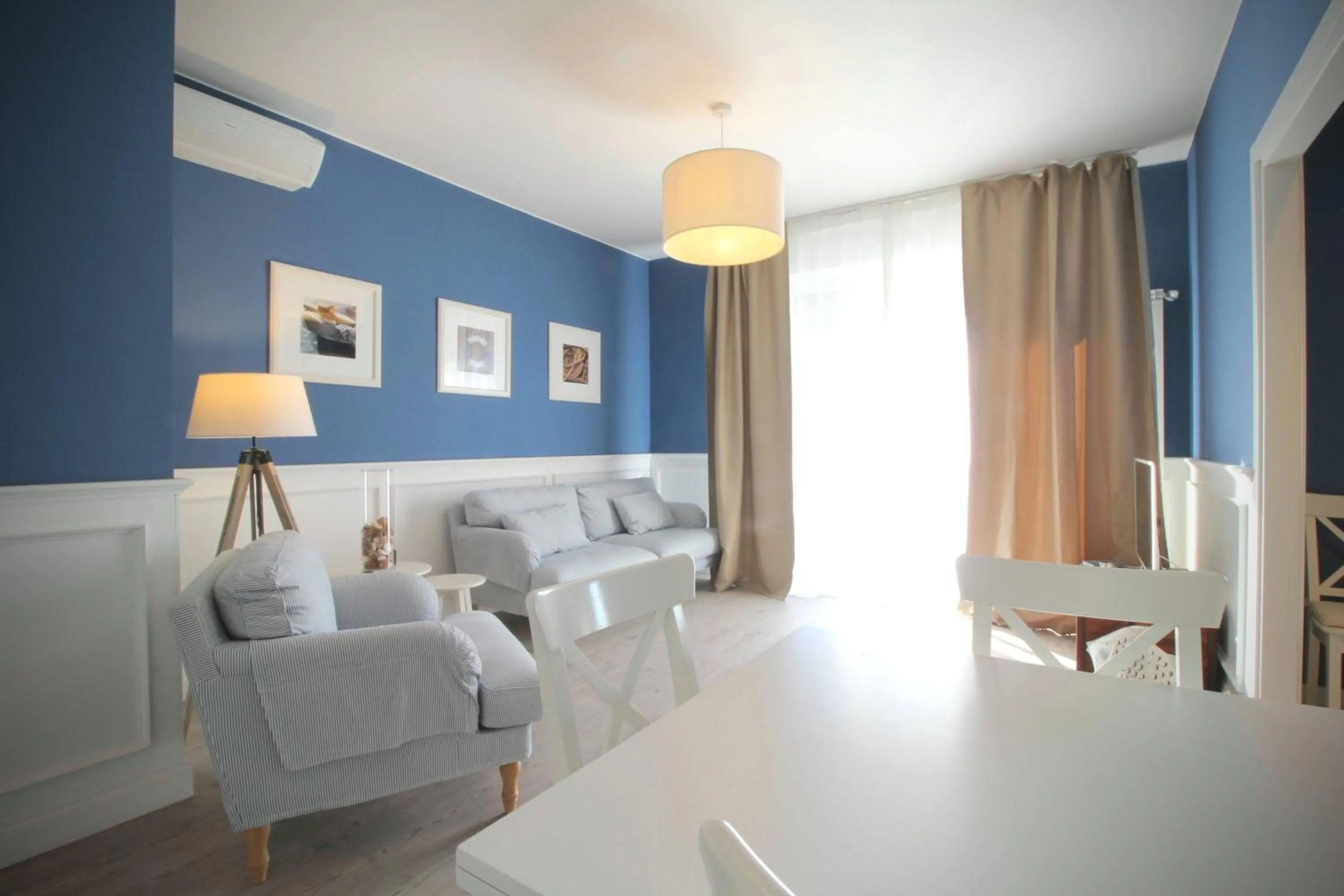 Communal lounge/ TV room in Le Grand Bleu